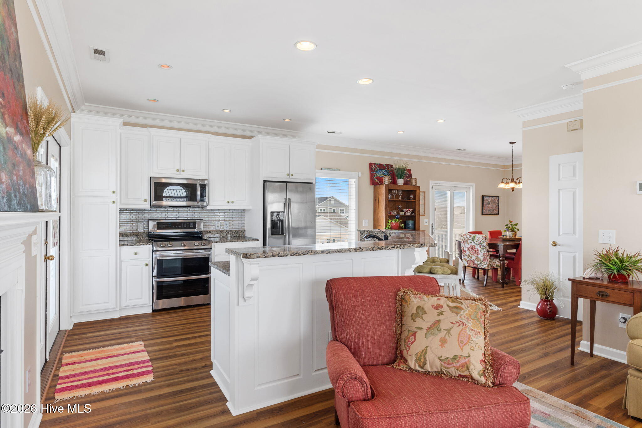 100561633 | Photo 13