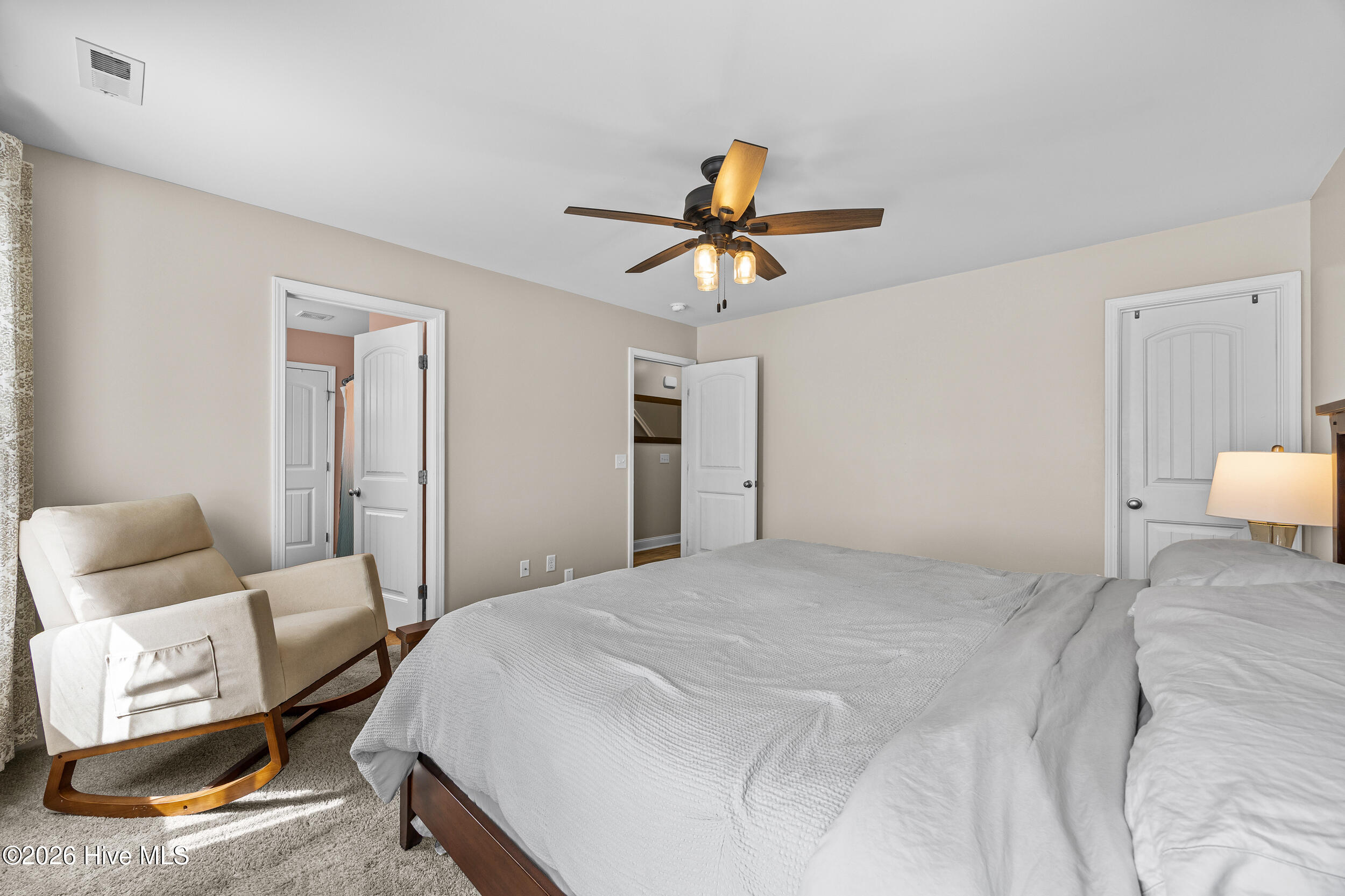 100565934 | Photo 15