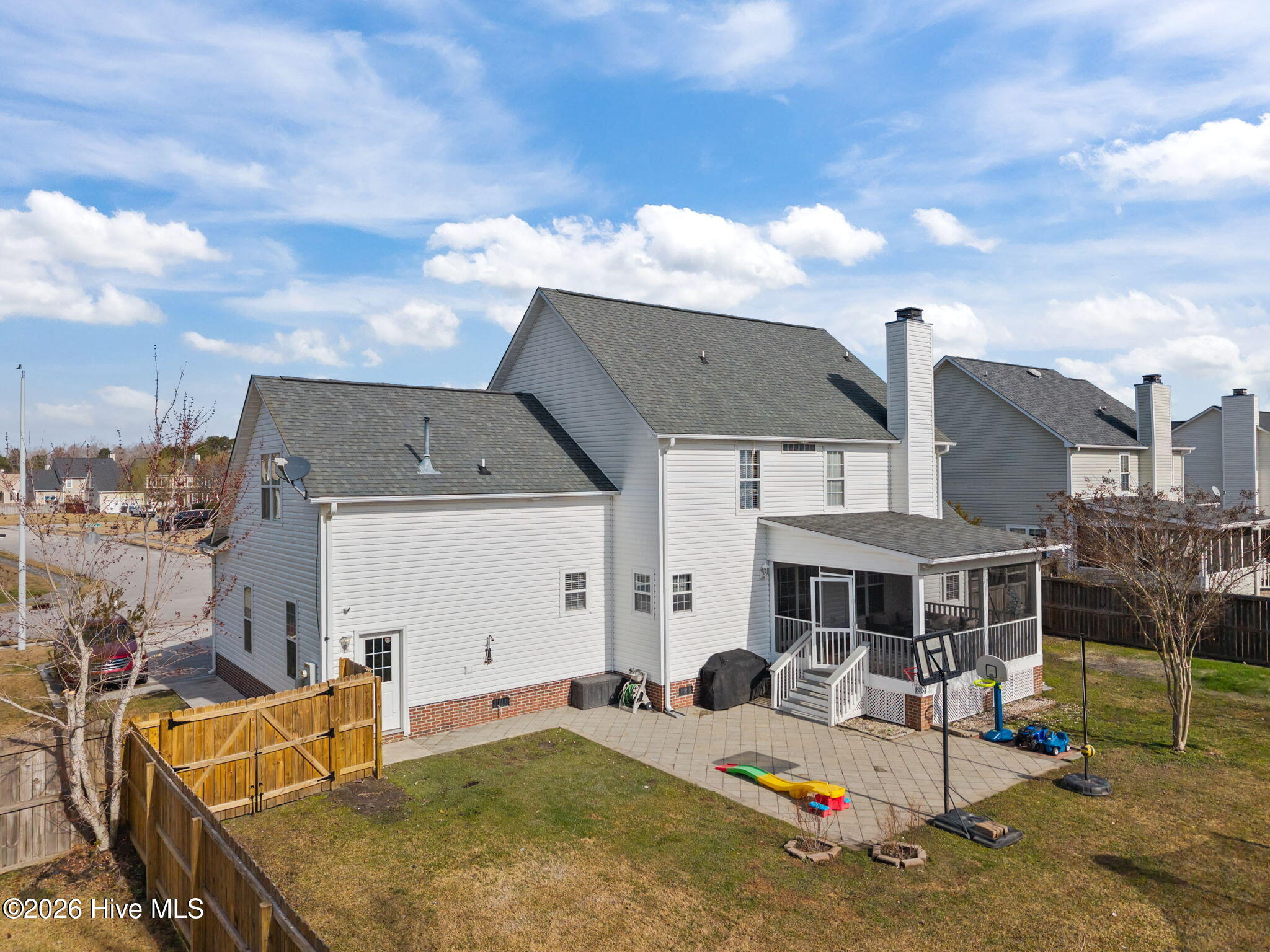 100558634 | Photo 46