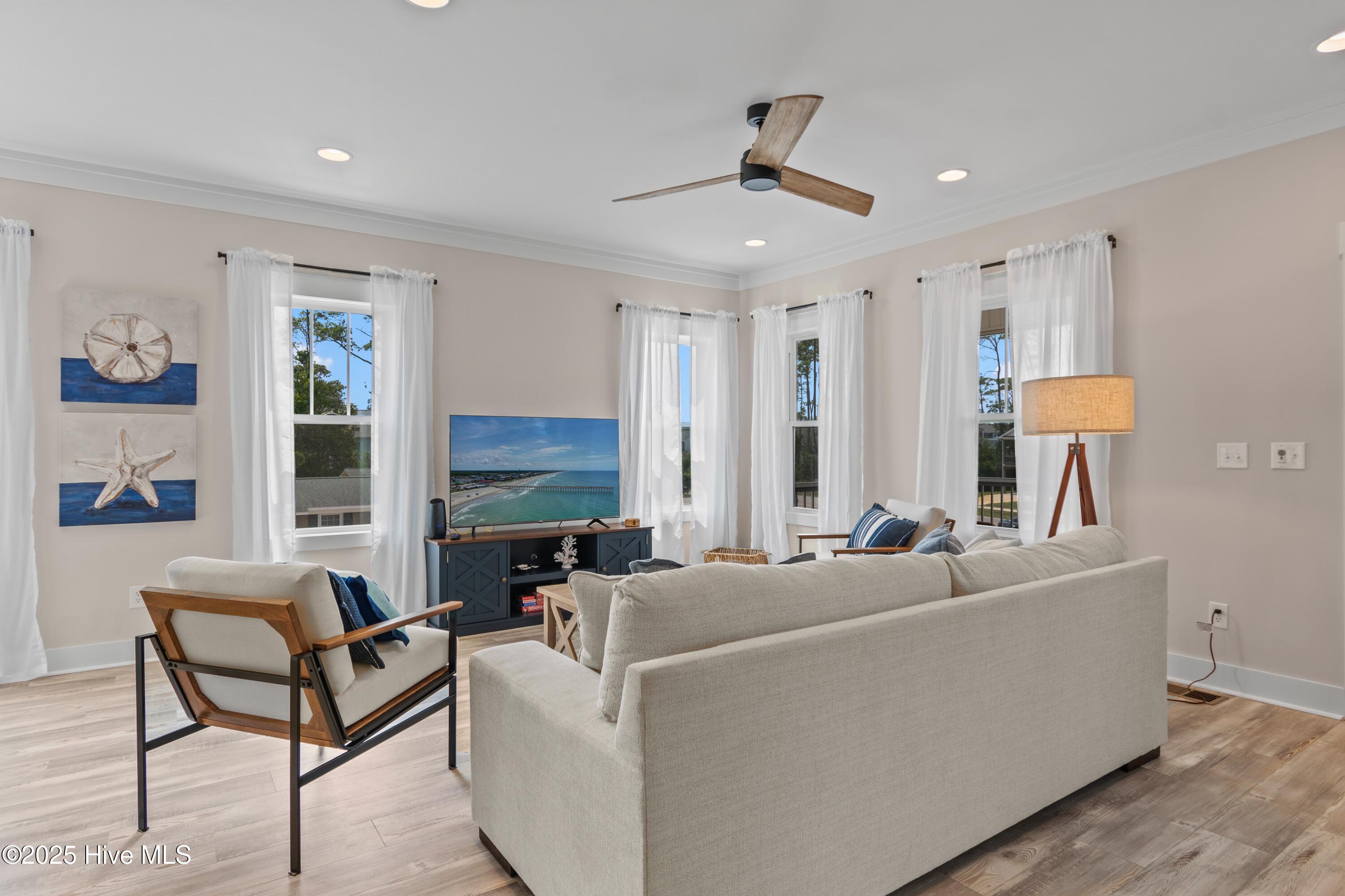 100544300 | Photo 28