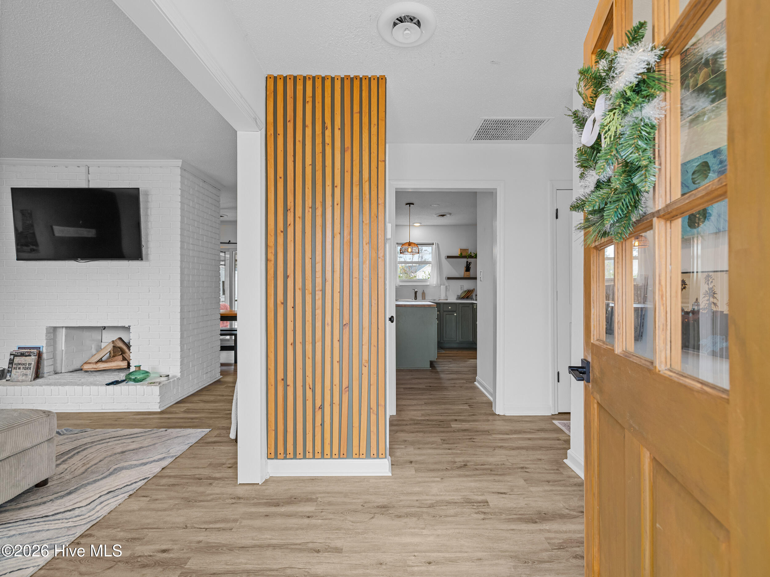 100556726 | Photo 16