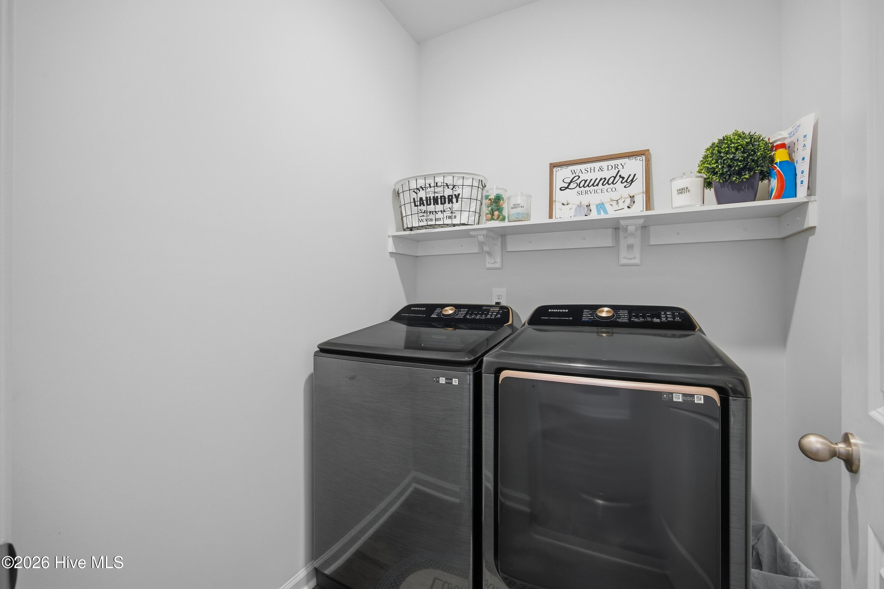 100550888 | Photo 45