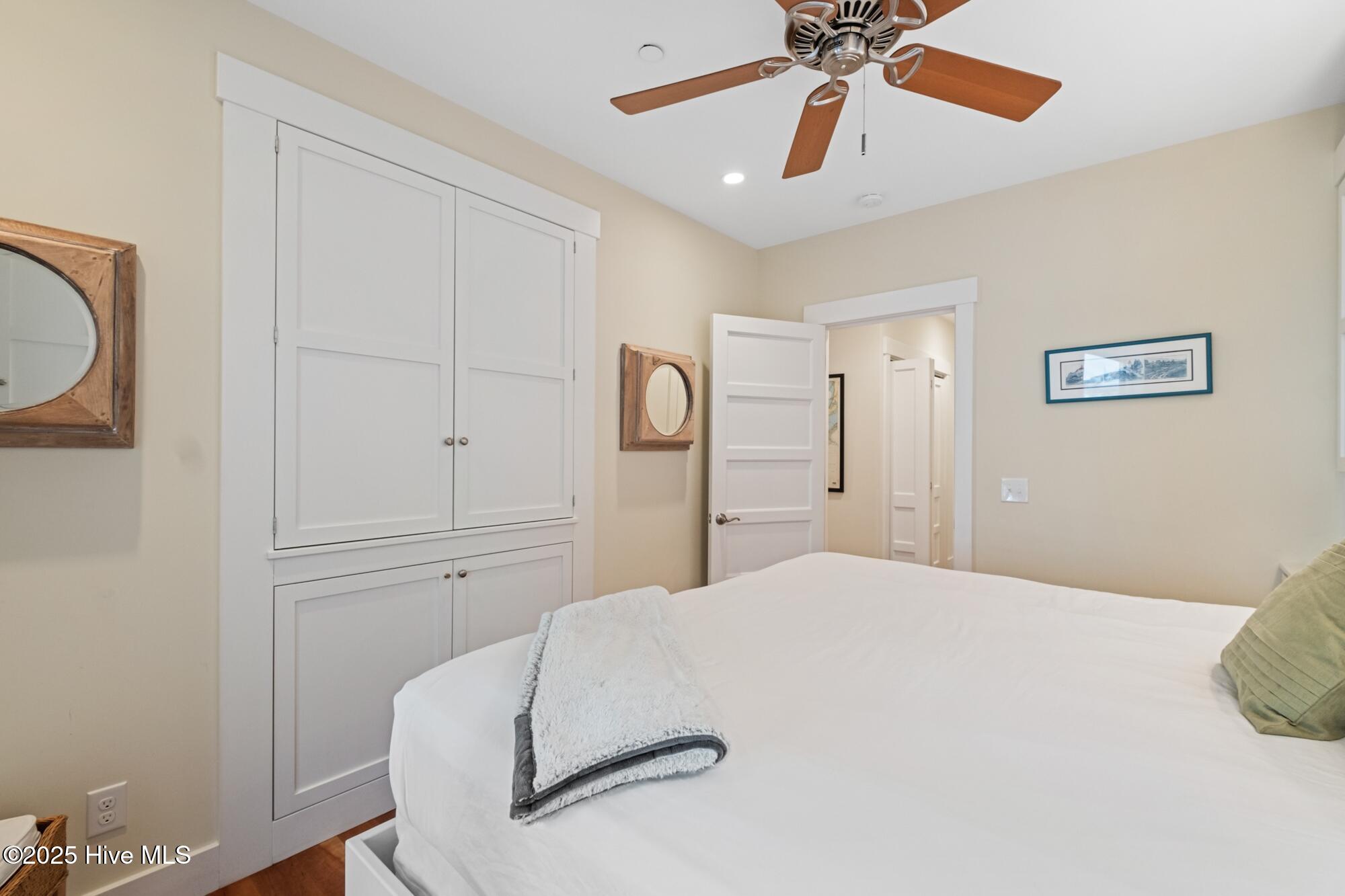 100492328 | Photo 22