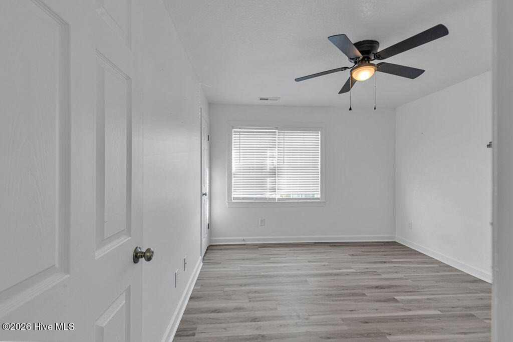 100550458 | Photo 18