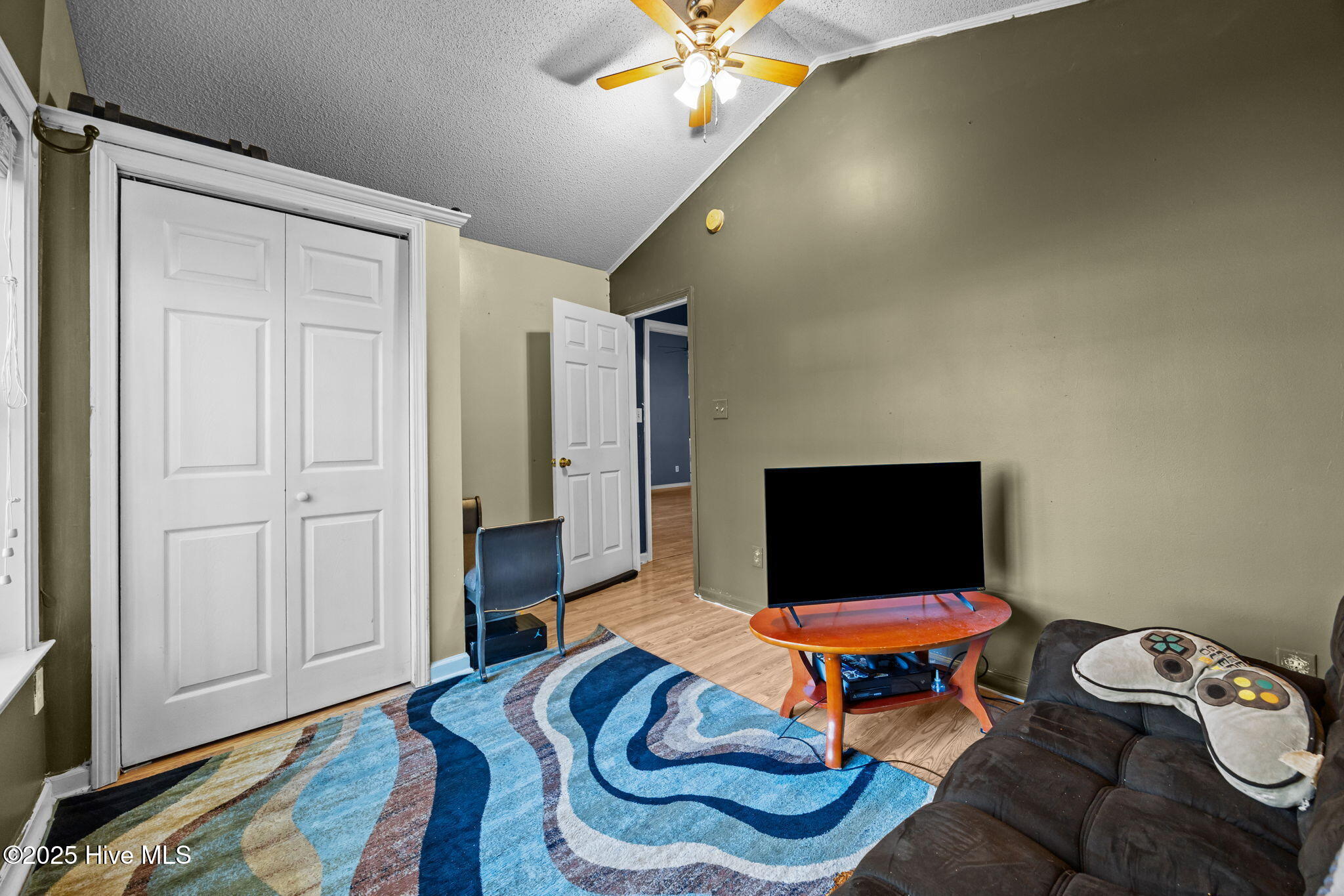 100544873 | Photo 21