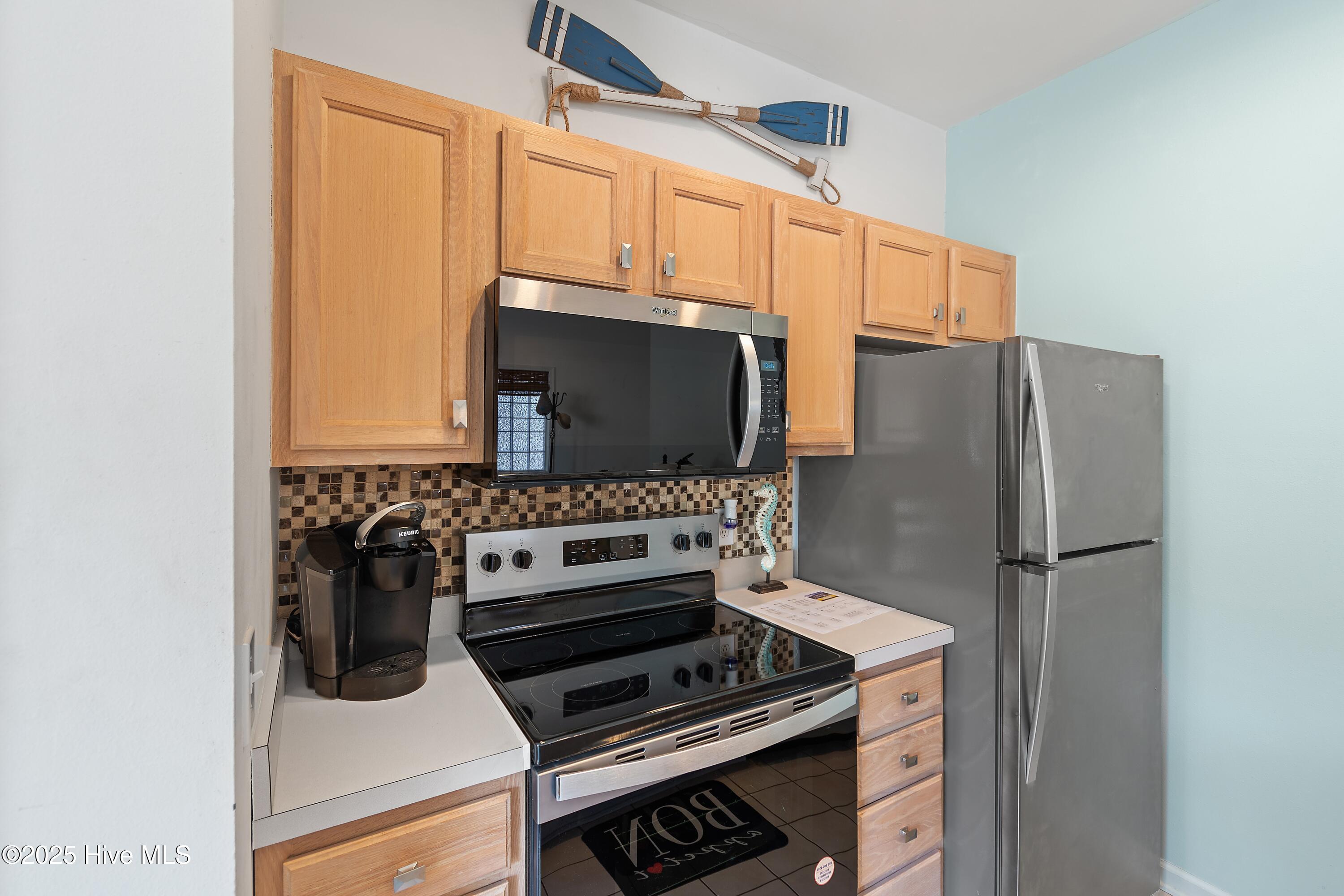 205 Royal Poste Road 2807, Sunset Beach, NC 28468 – photo 7: 2025 New Stainless Steel Appliances