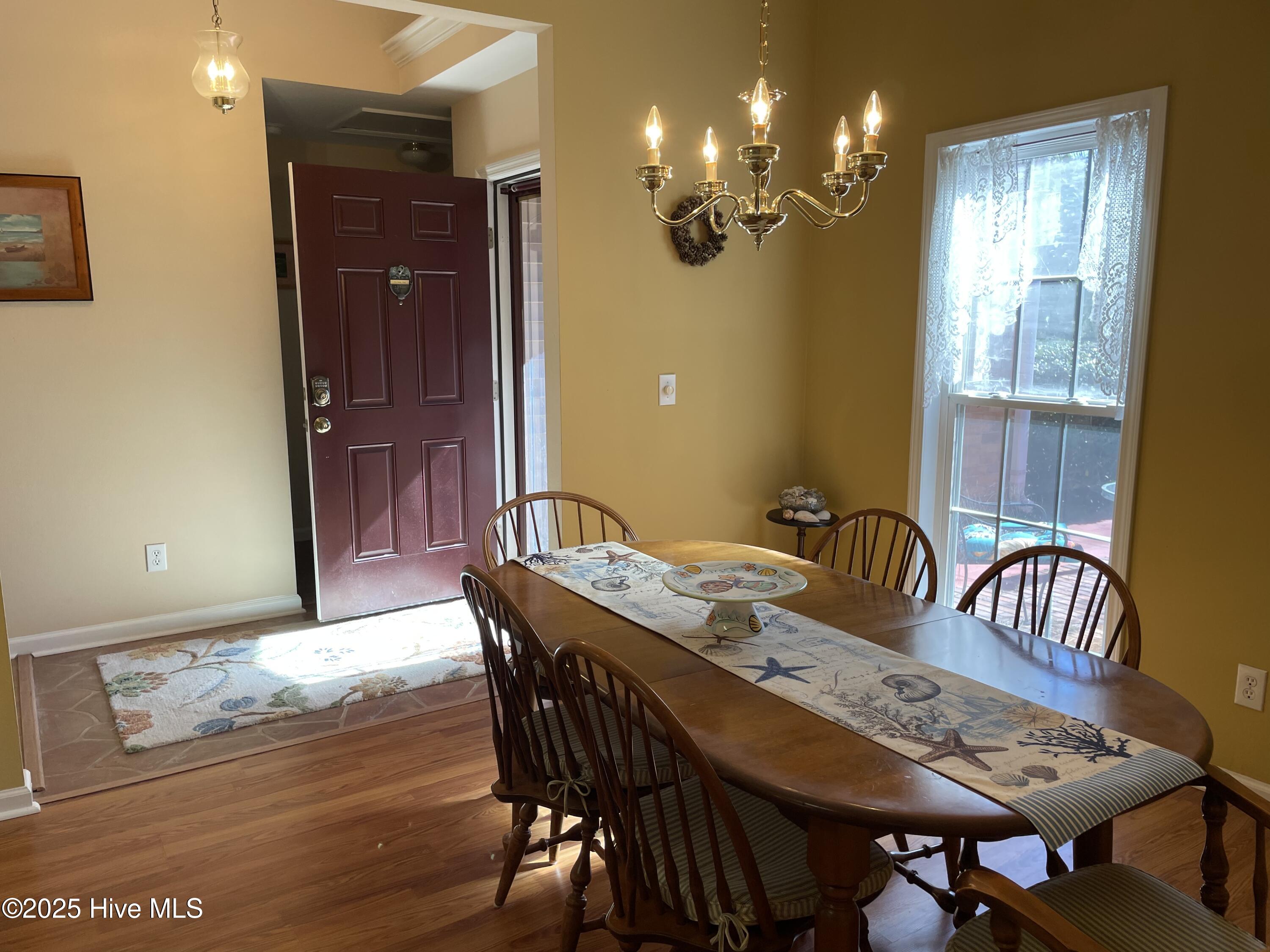 100536216 | Photo 16