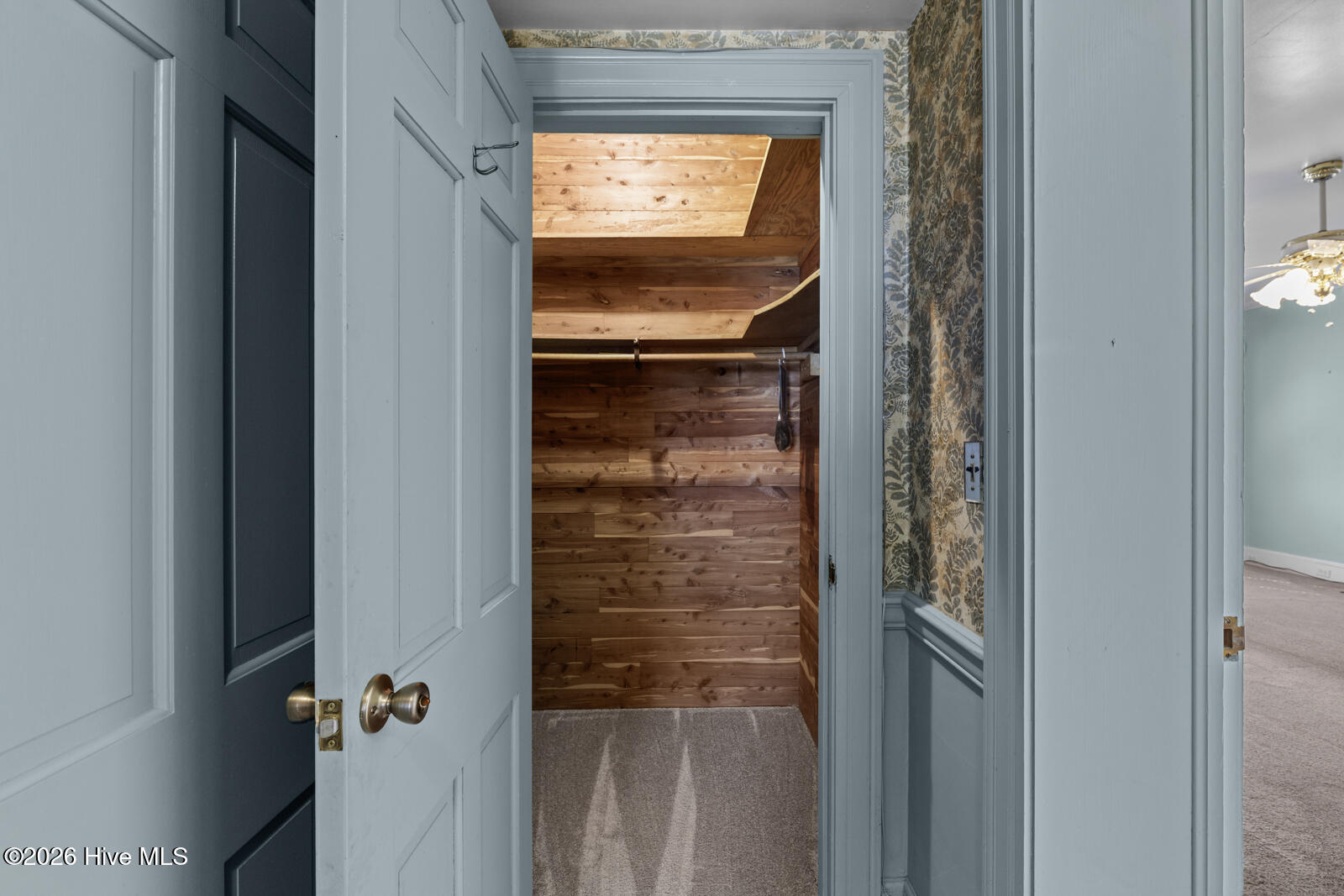 100557416 | Photo 43