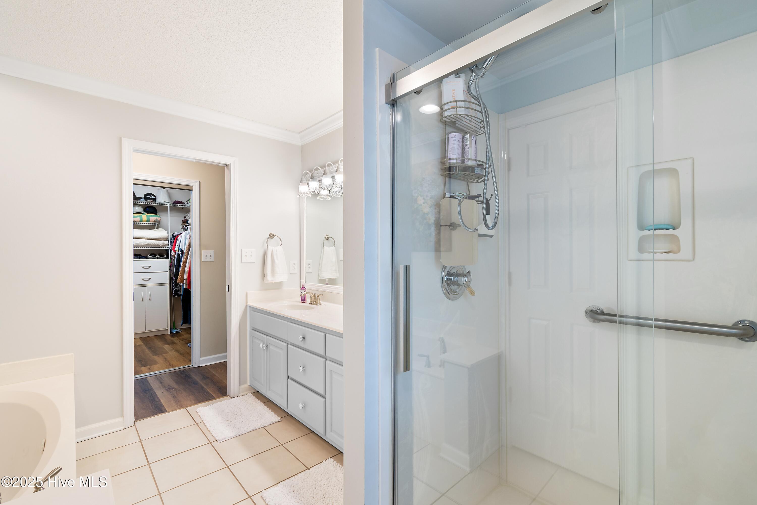 100556146 | Photo 23