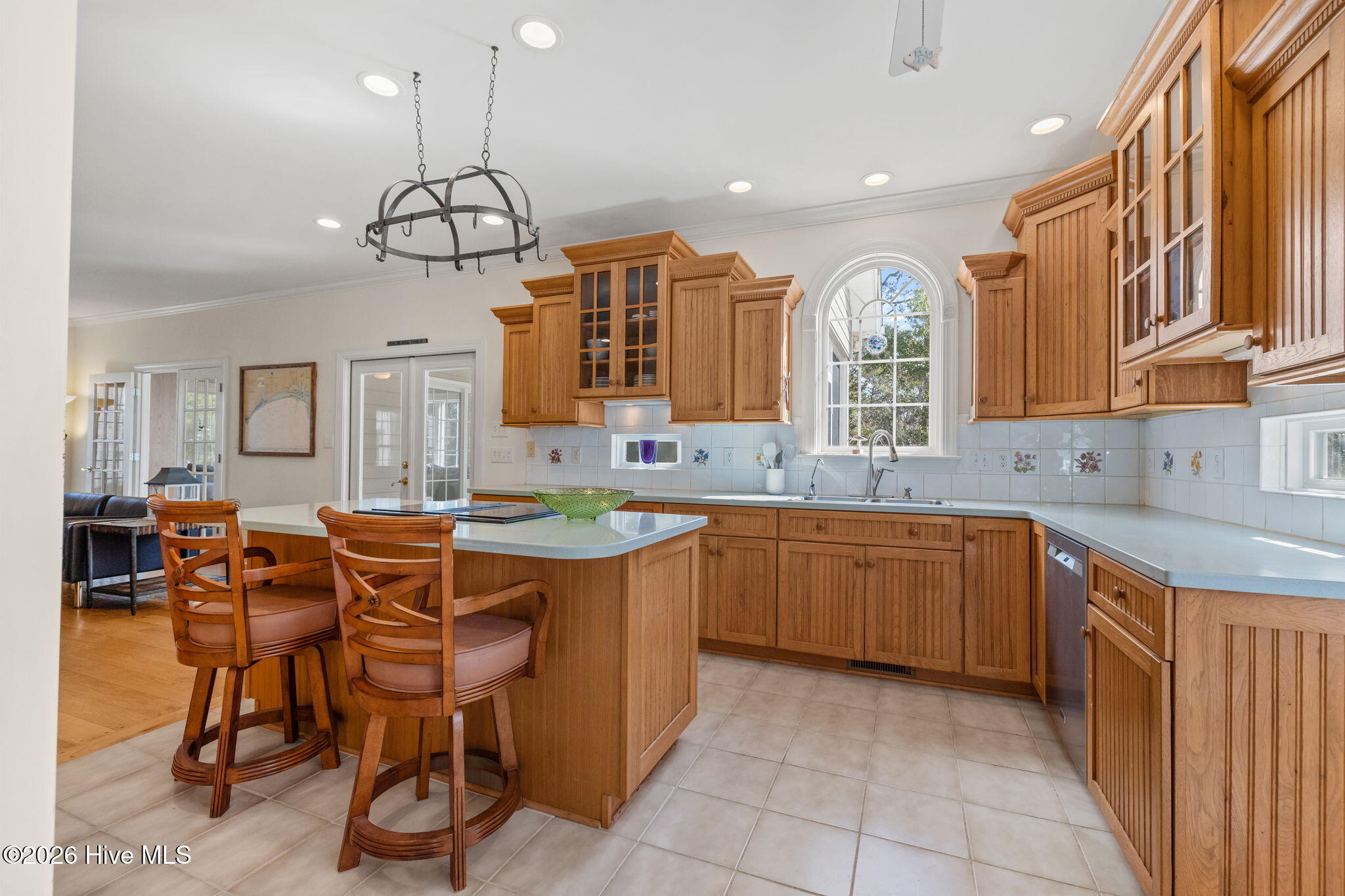 100556674 | Photo 19