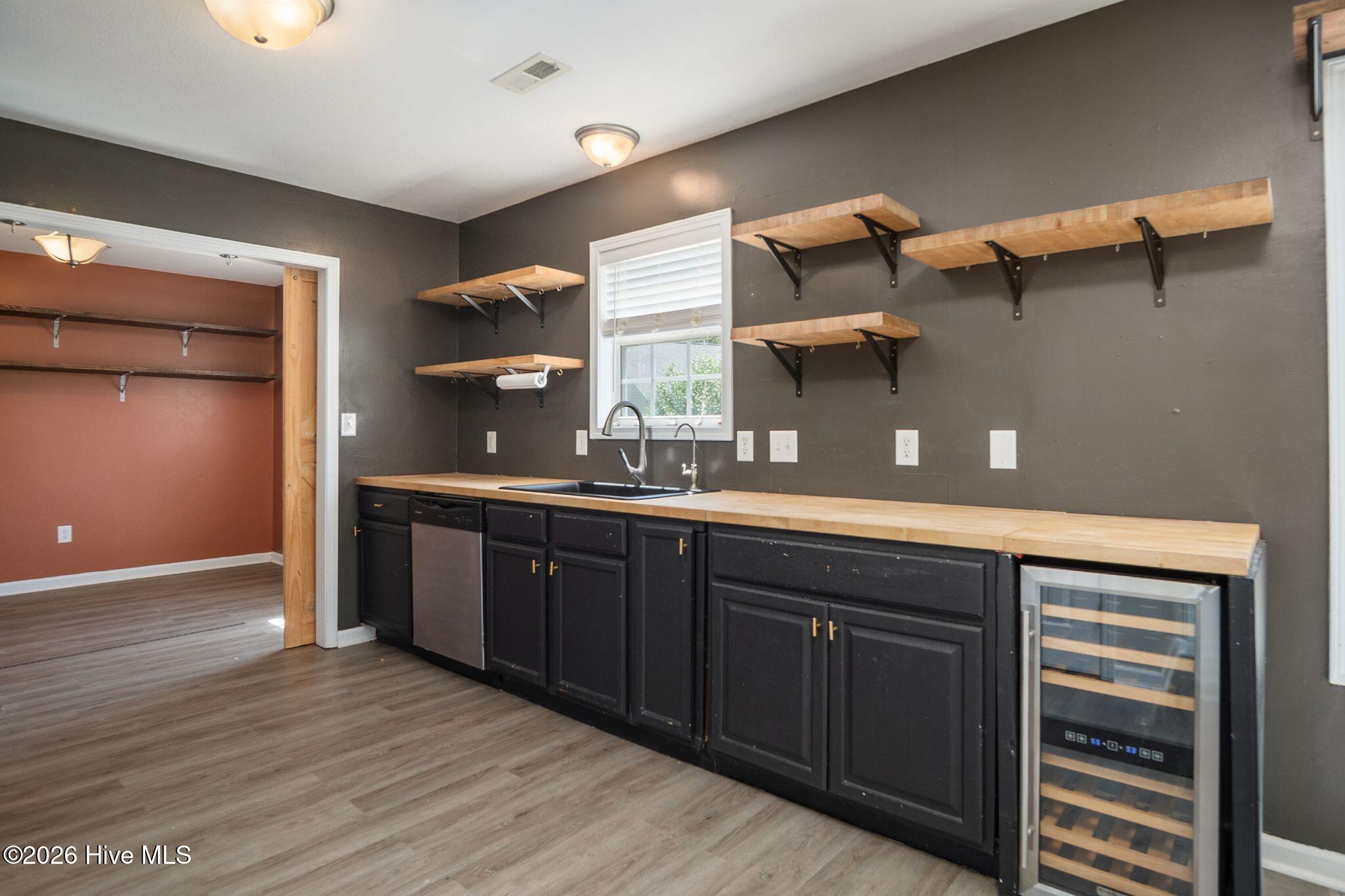 100569961 | Photo 16