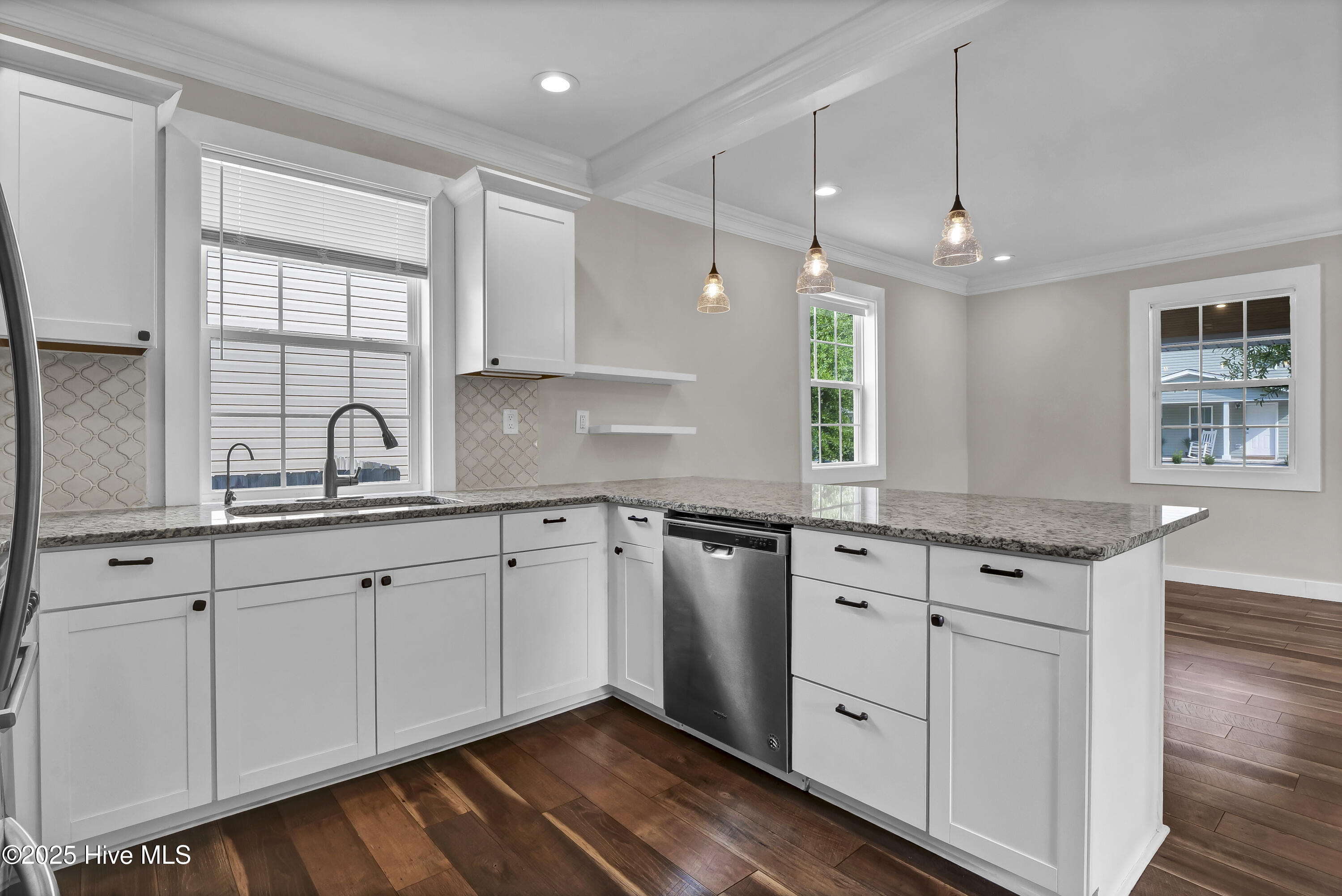 100556721 | Photo 10