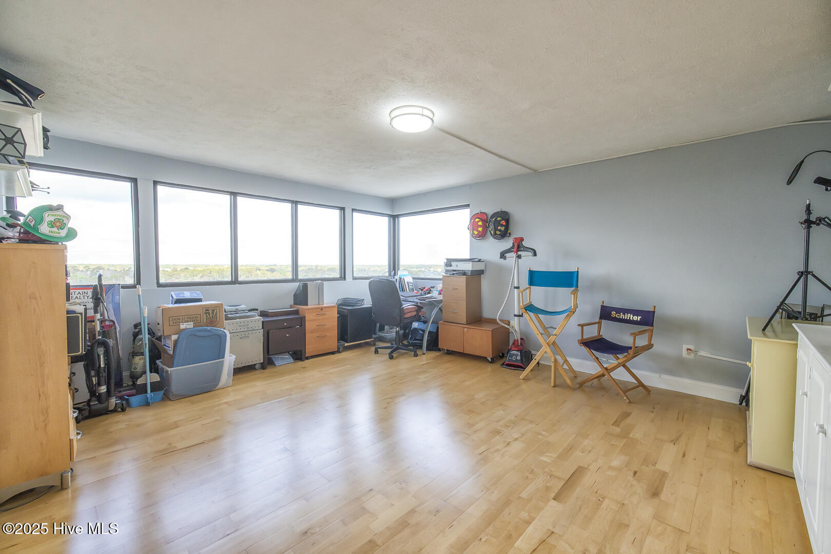 100567097 | Photo 21