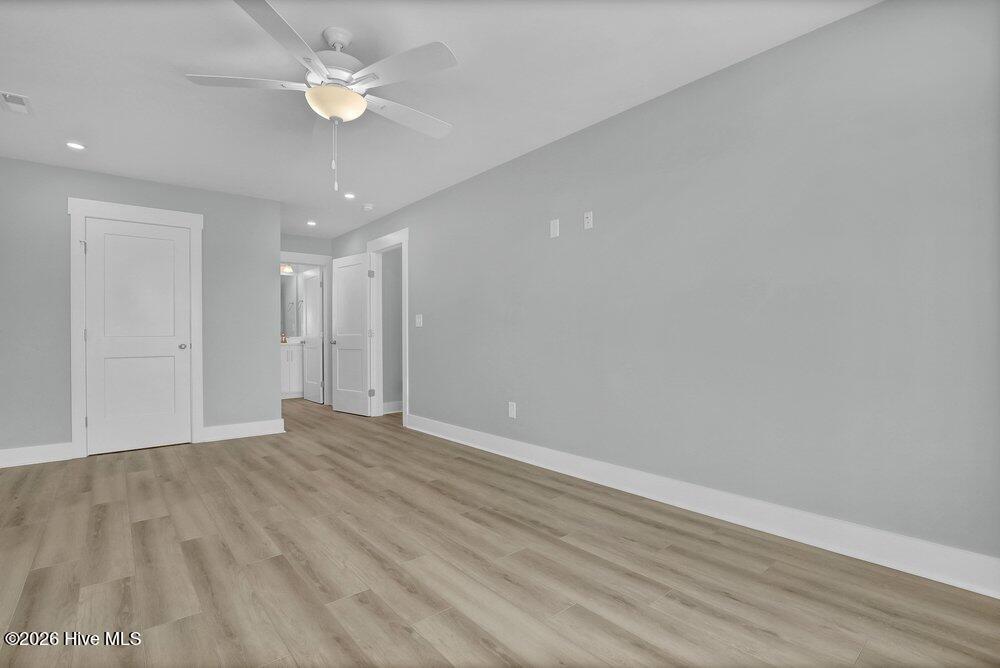 100552100 | Photo 30