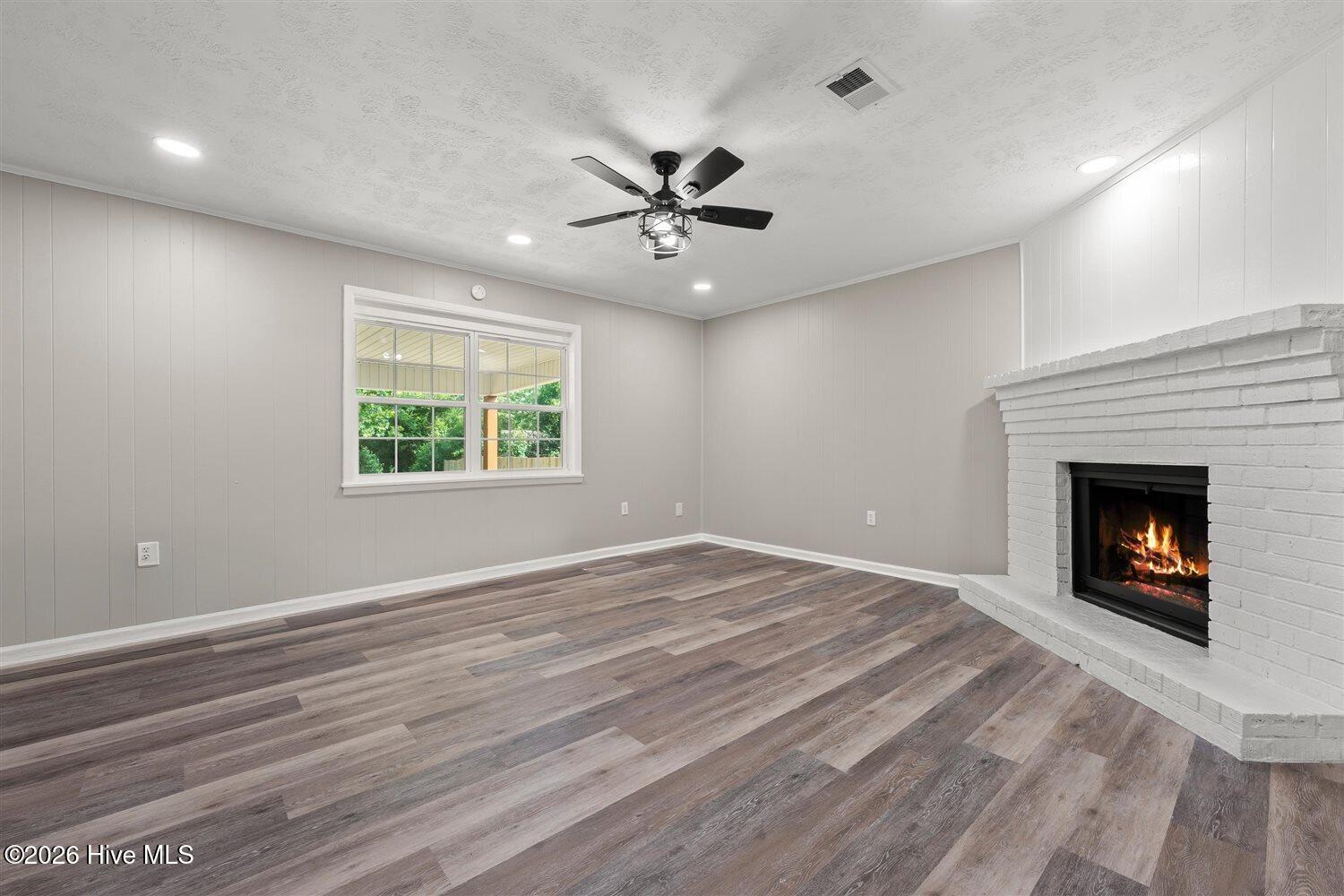07-3605 Cameron Dr 07R