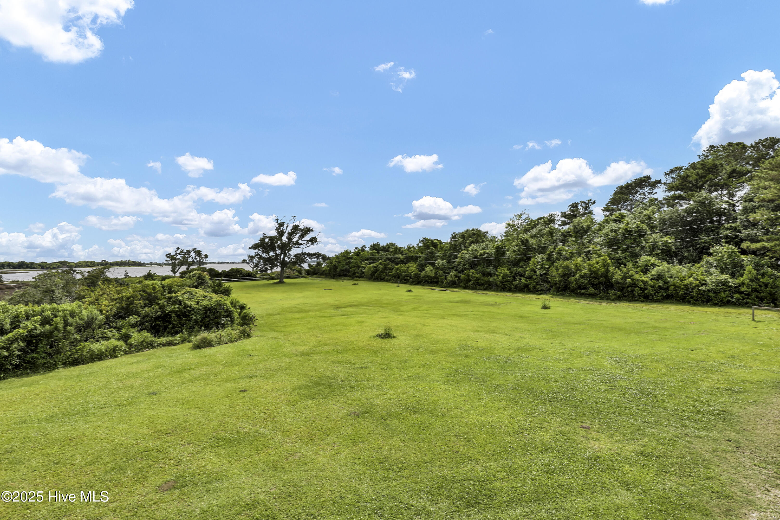 100511800 | Photo 13