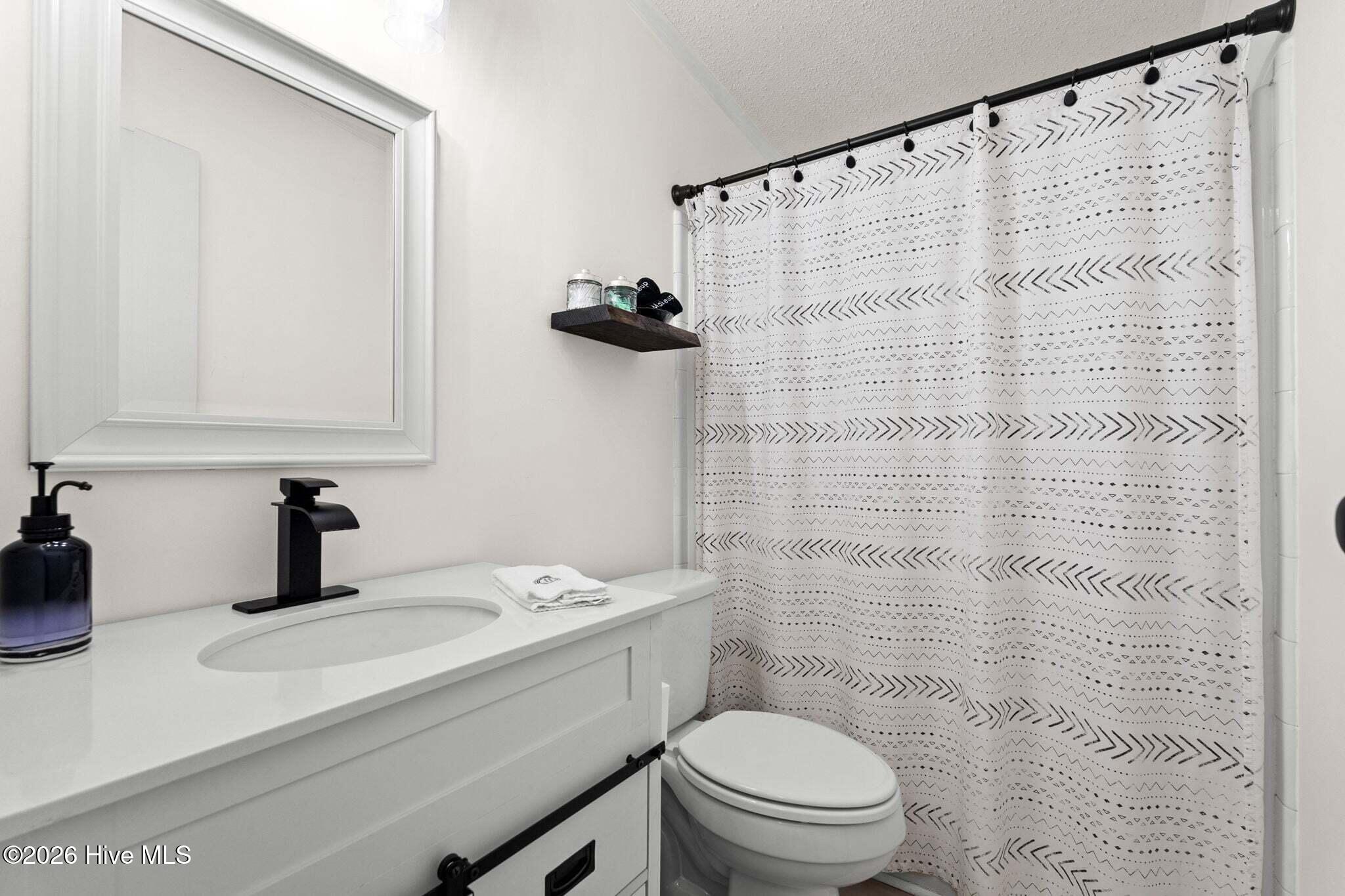 100562957 | Photo 31