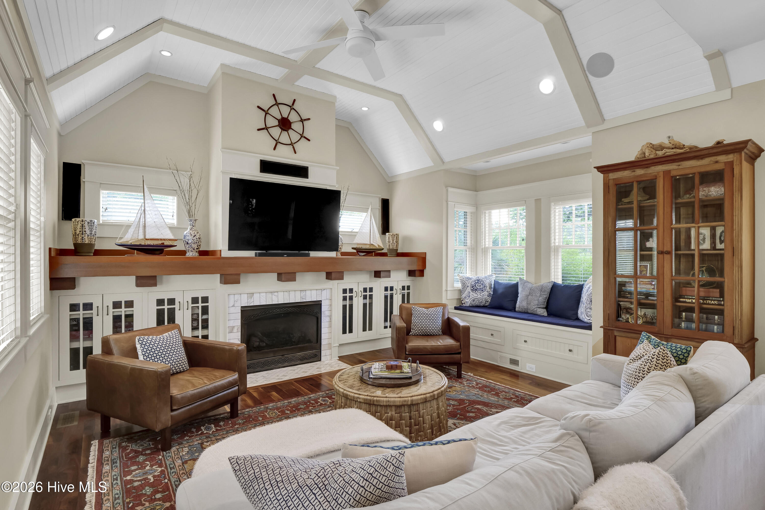 100552686 | Photo 19