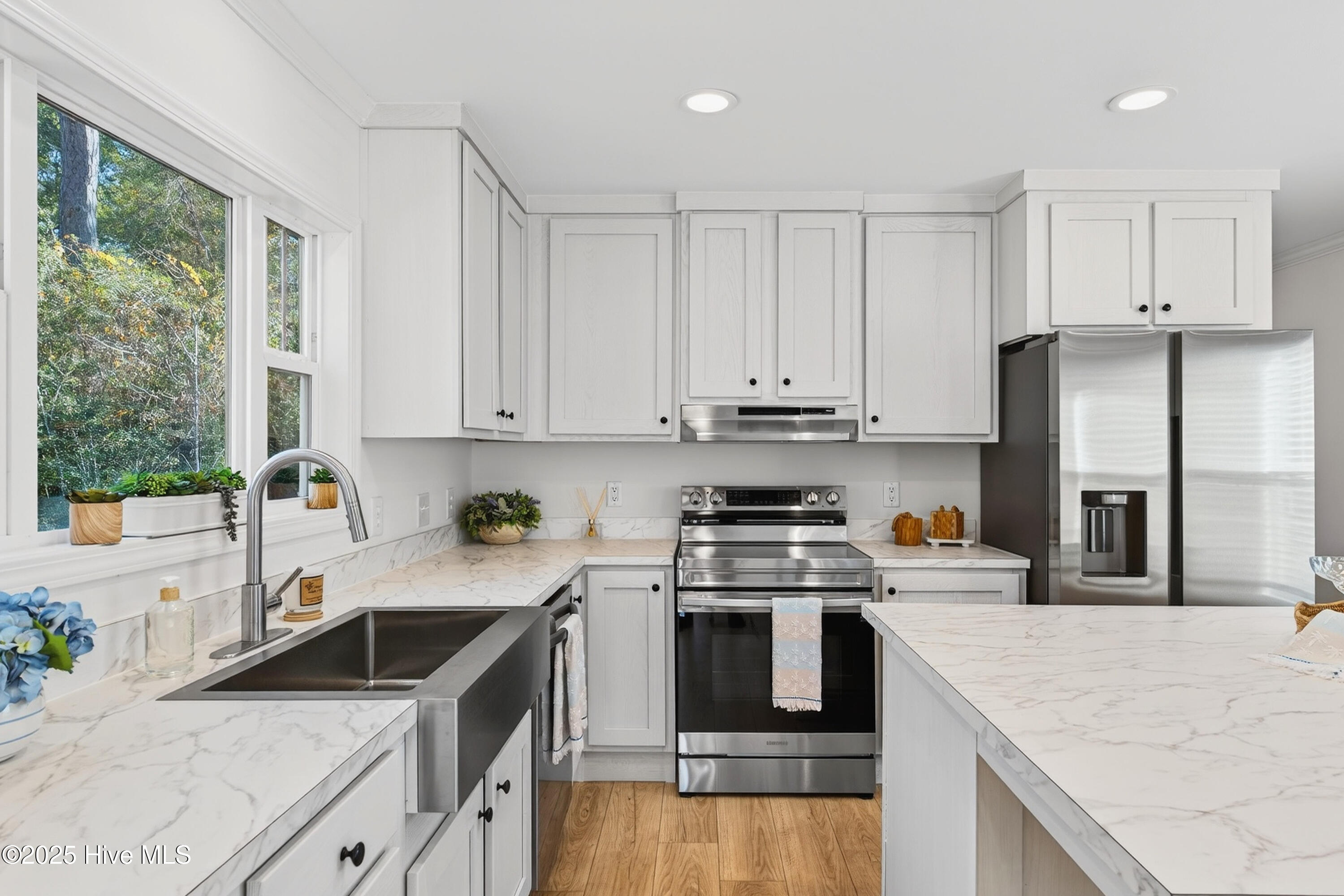 100542512 | Photo 17