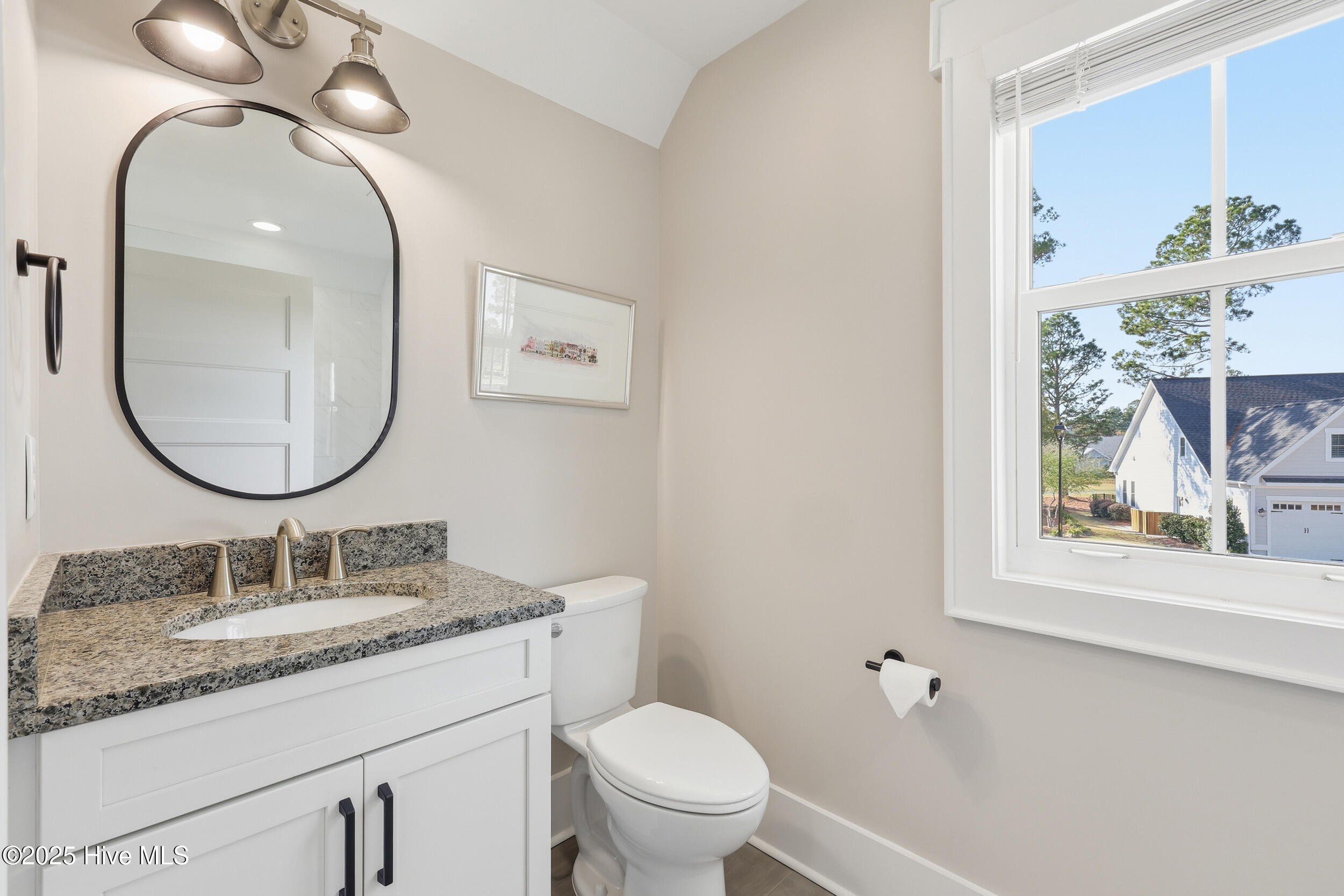 100542294 | Photo 39