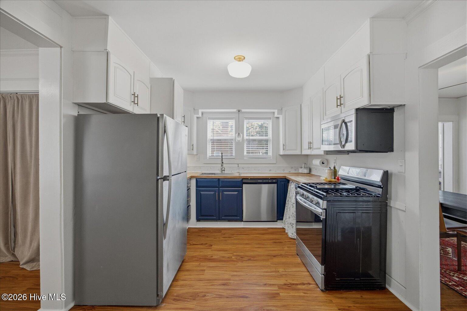 100557865 | Photo 23