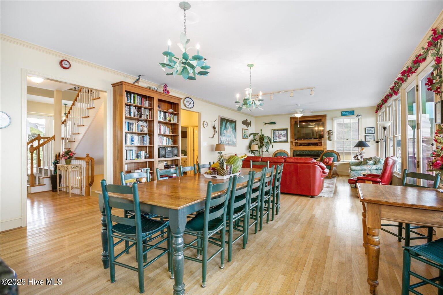 100526123 | Photo 26