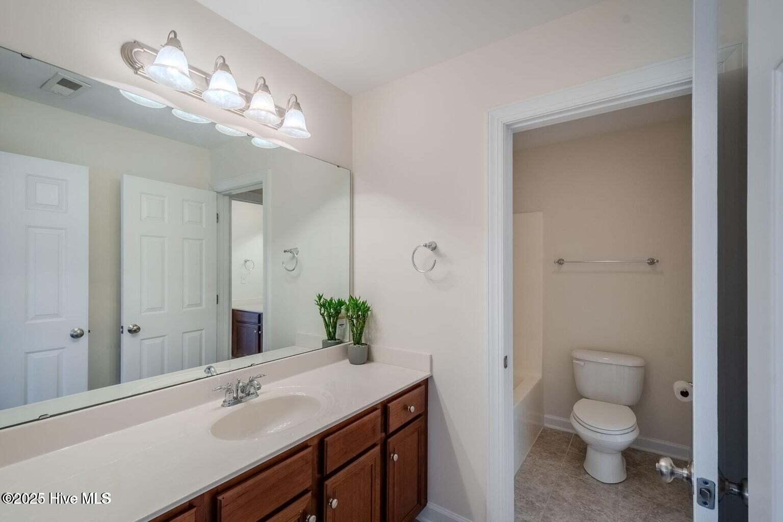 100538415 | Photo 17