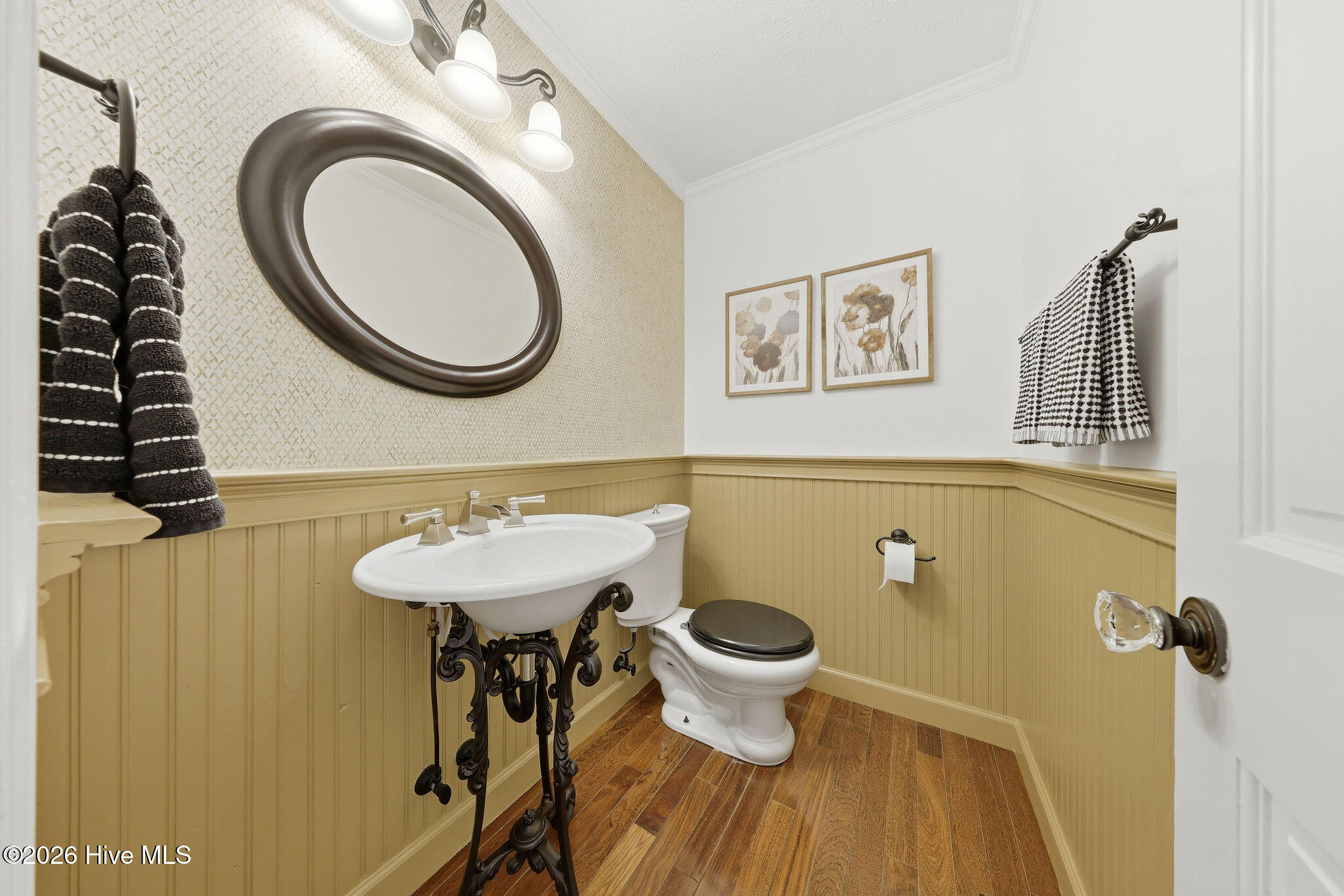 100567317 | Photo 40