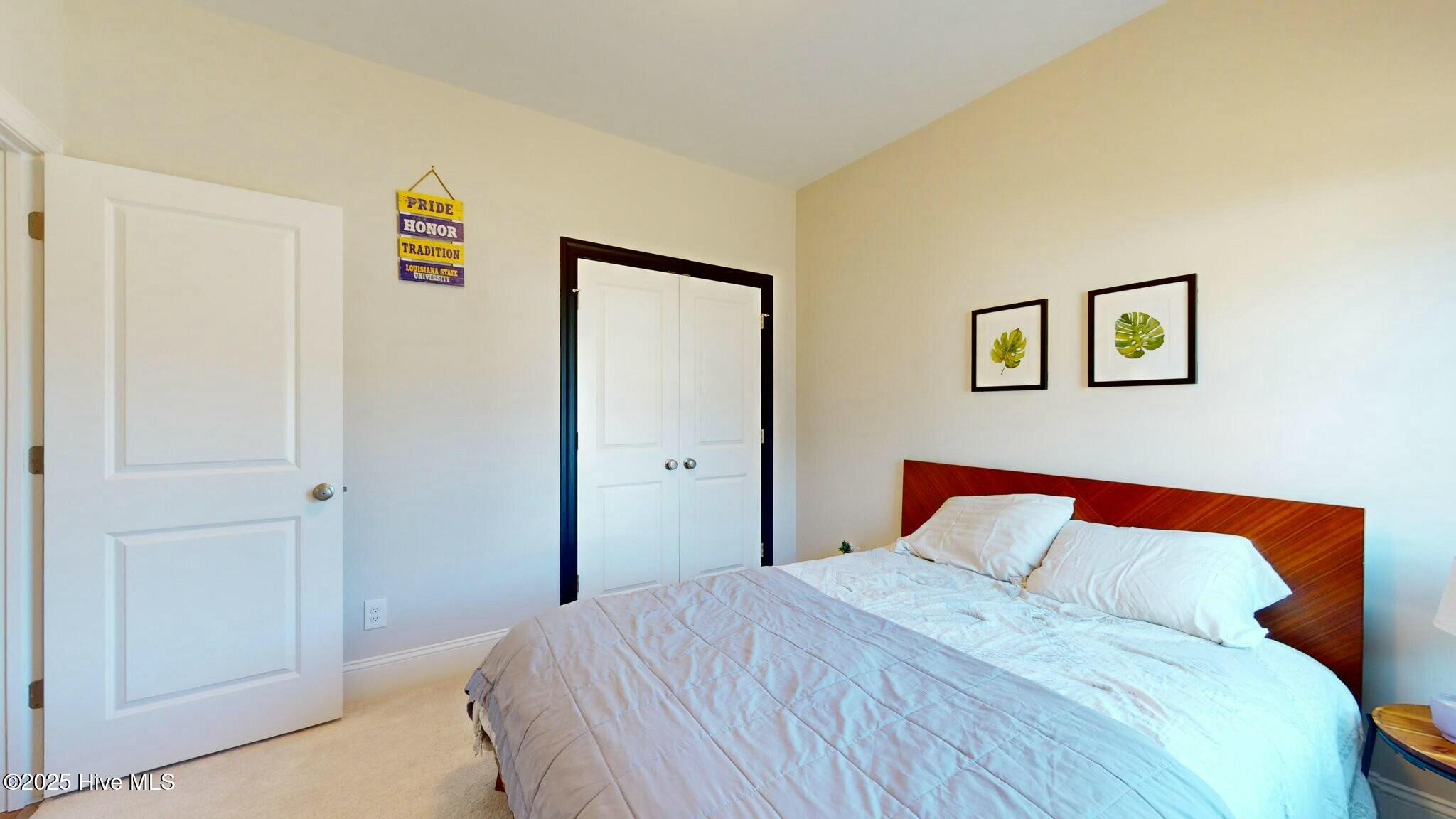 100558663 | Photo 14