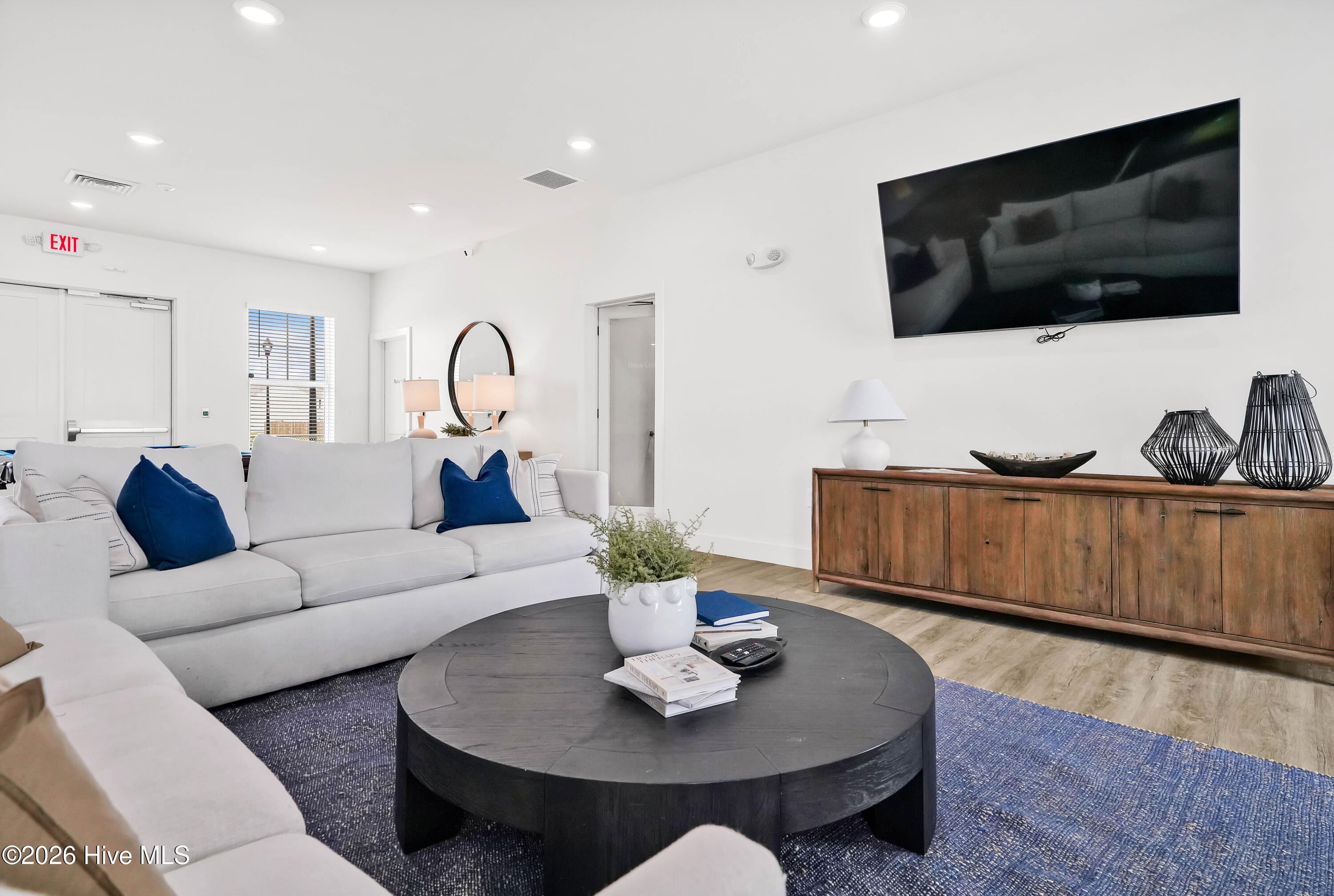 100555332 | Photo 34