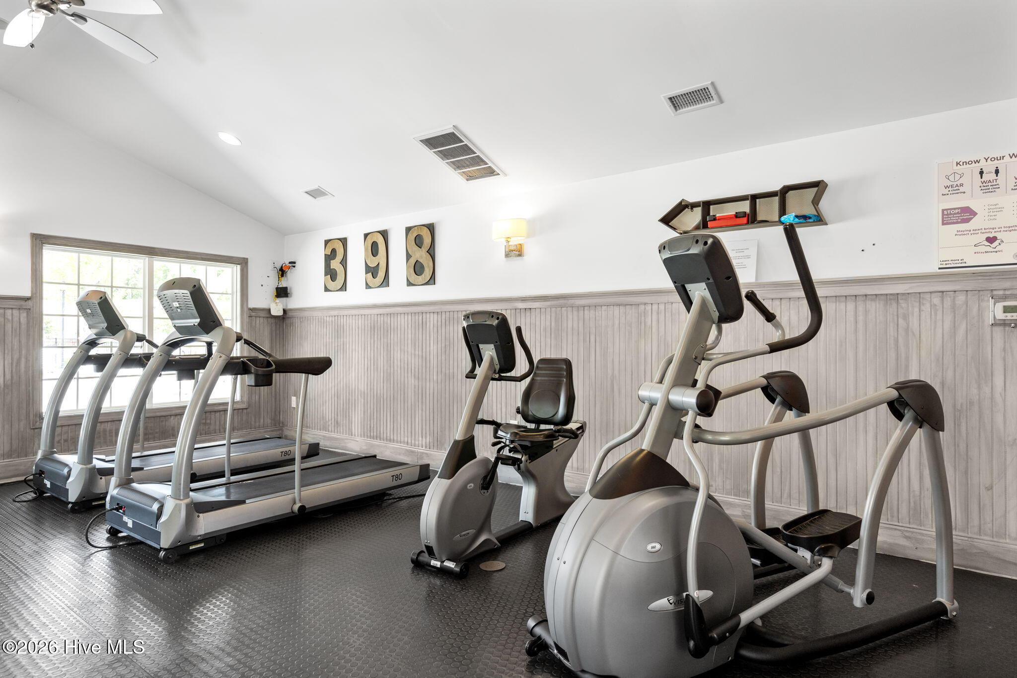 100554363 | Photo 55