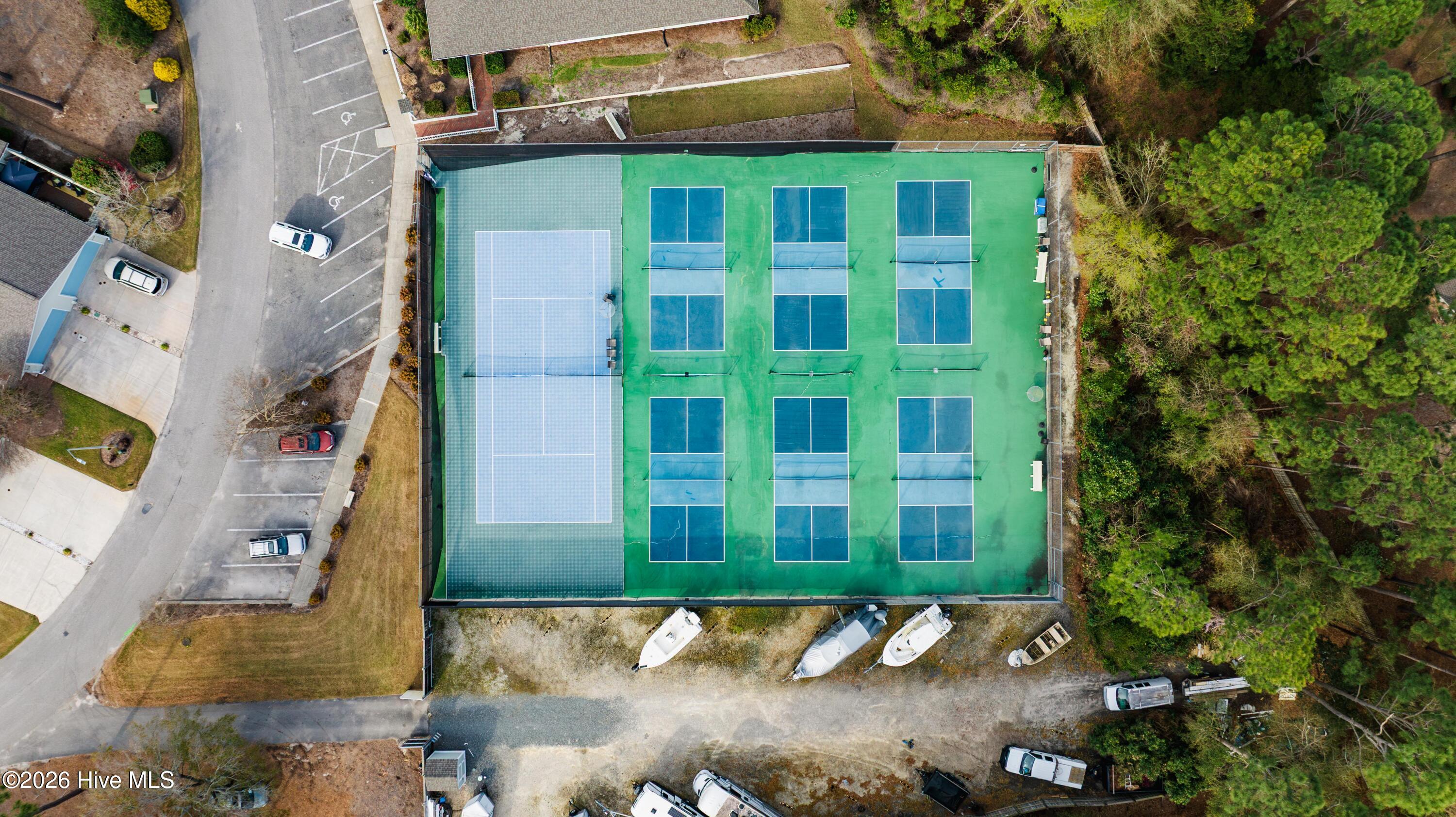 100560889 | Photo 46