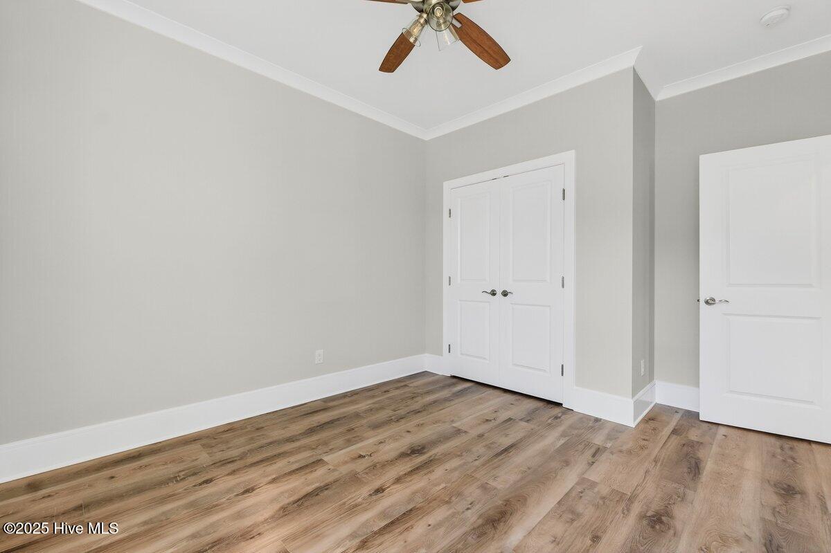 100545863 | Photo 44