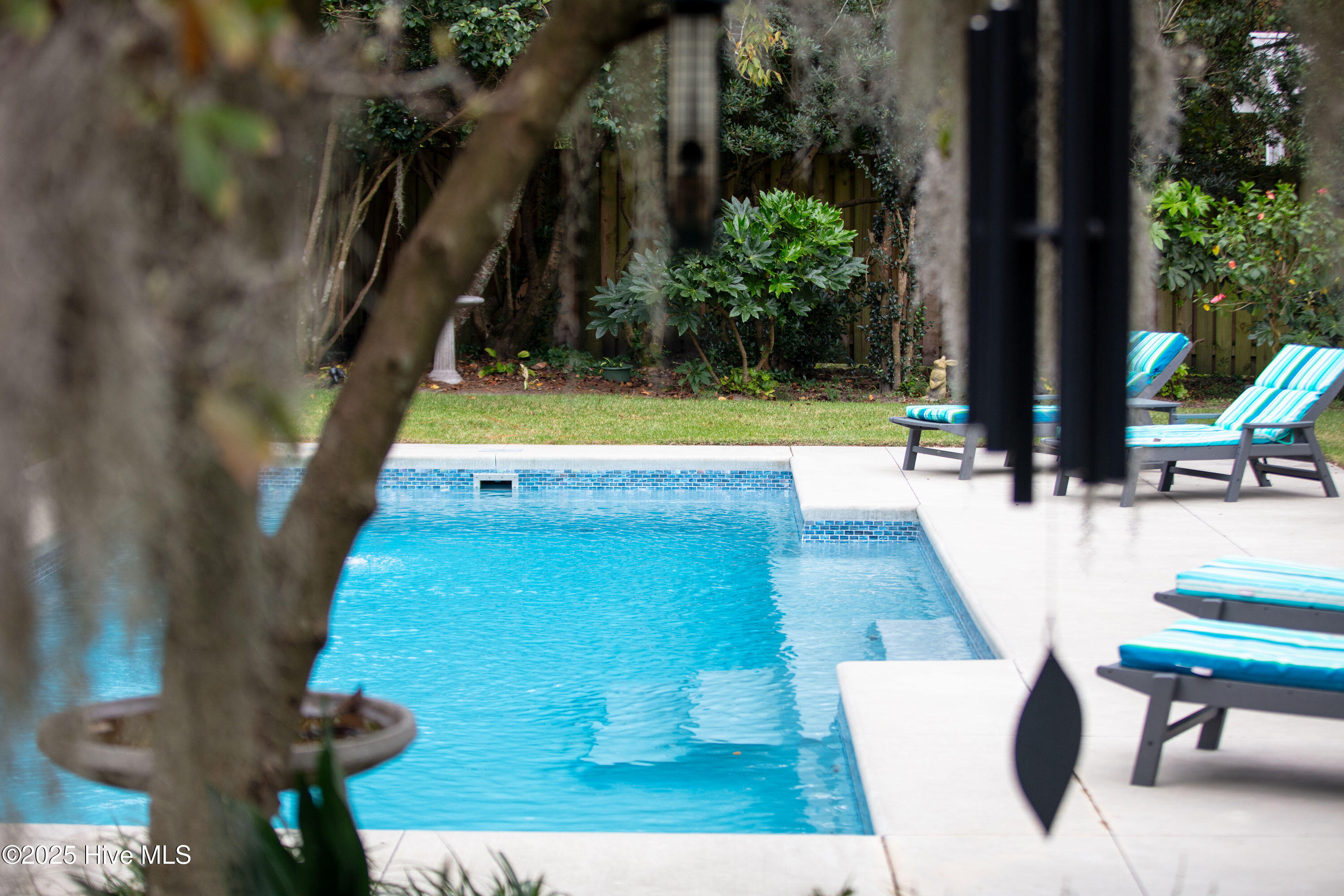 100541025 | Photo 10