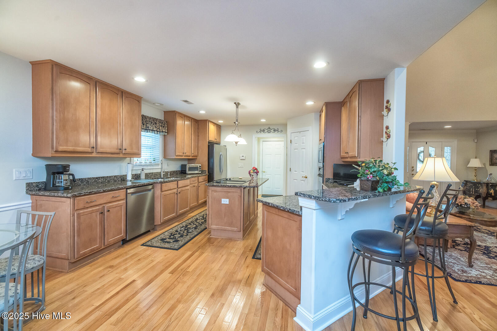 100538181 | Photo 22