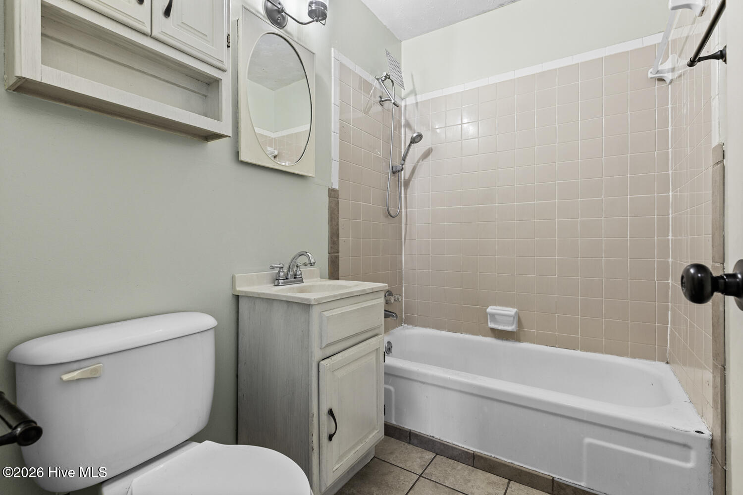 100548988 | Photo 14