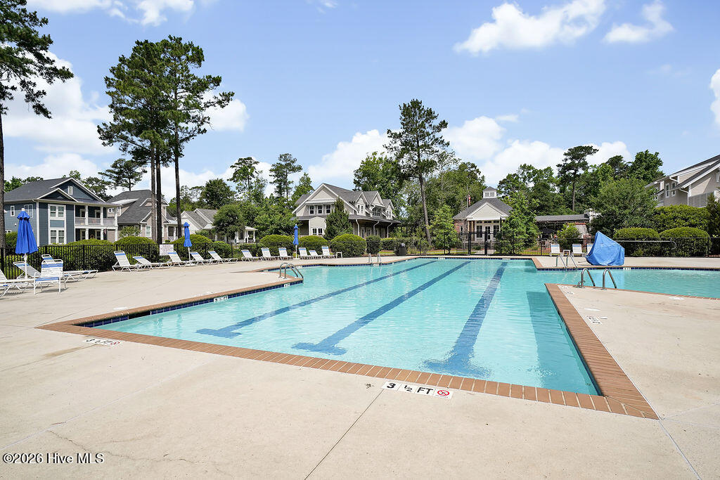 100549849 | Photo 47