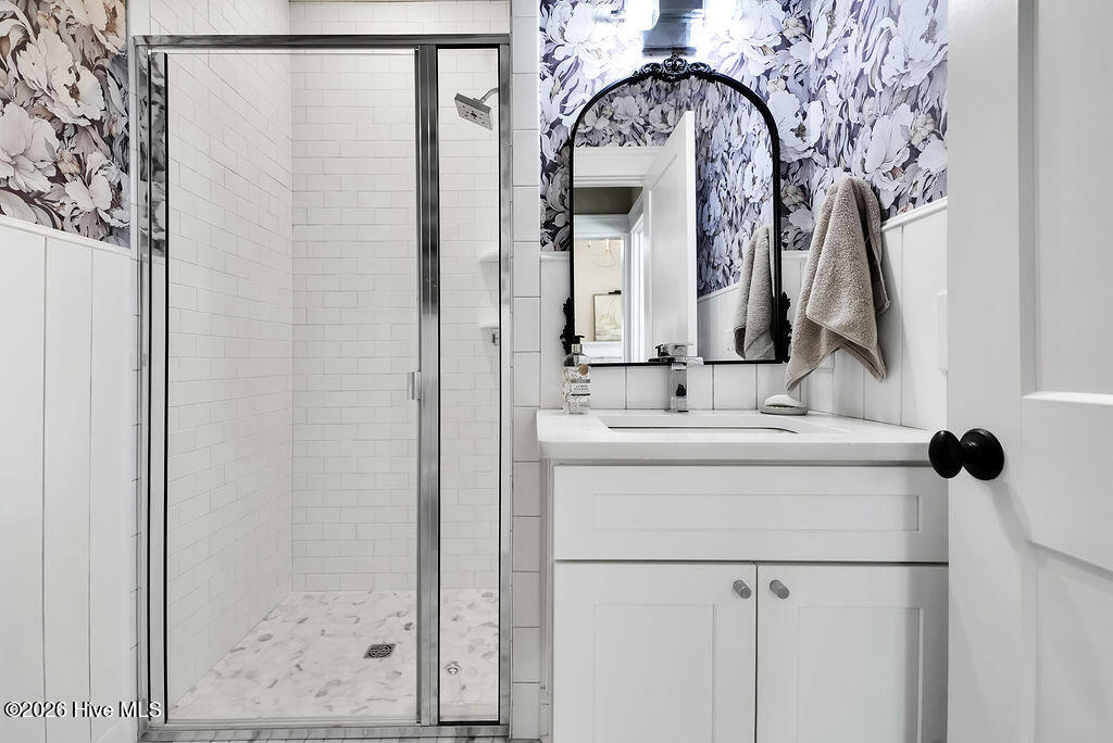 100561148 | Photo 22