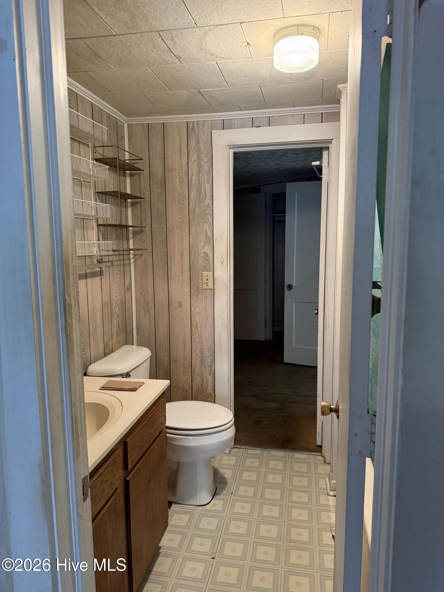 890 Hibbs Road,Newport