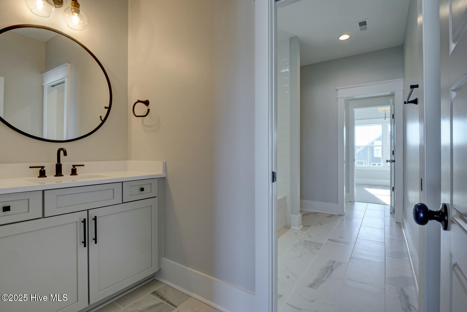 100545605 | Photo 21