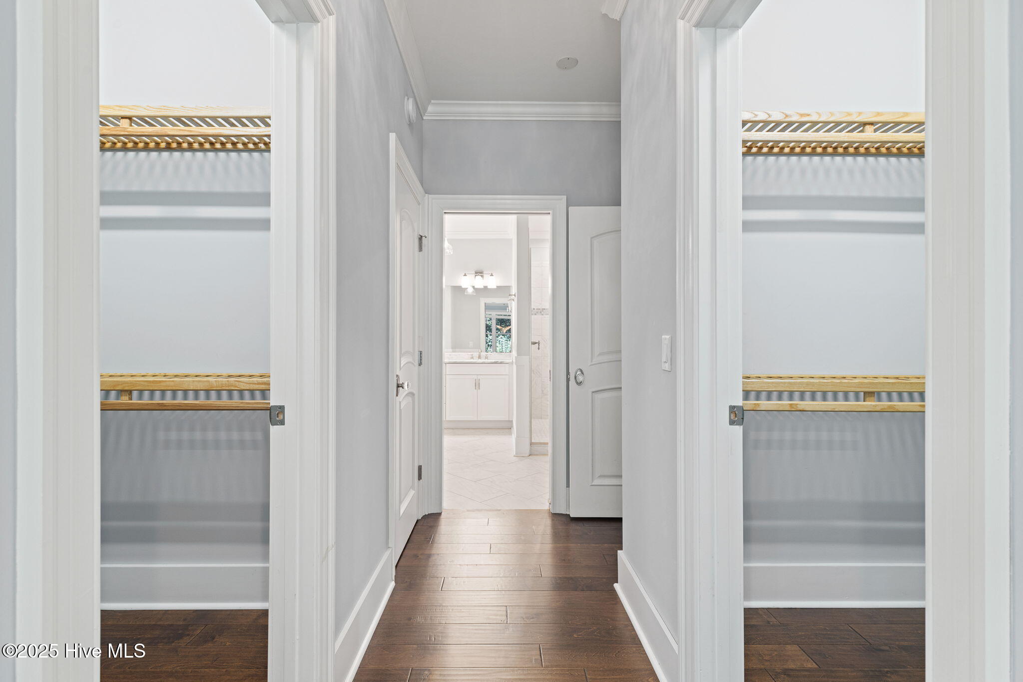 100542044 | Photo 31