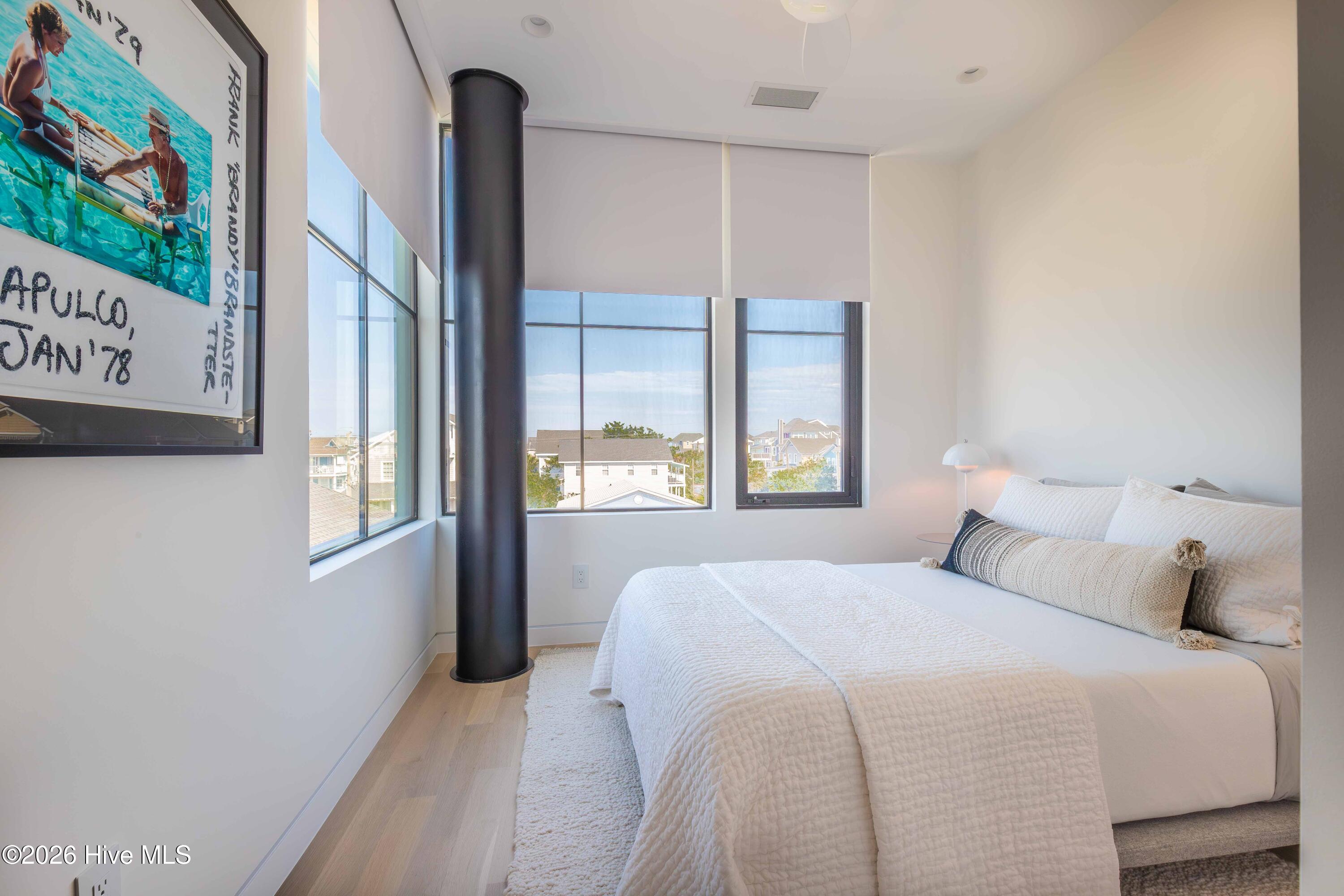 100554163 | Photo 29