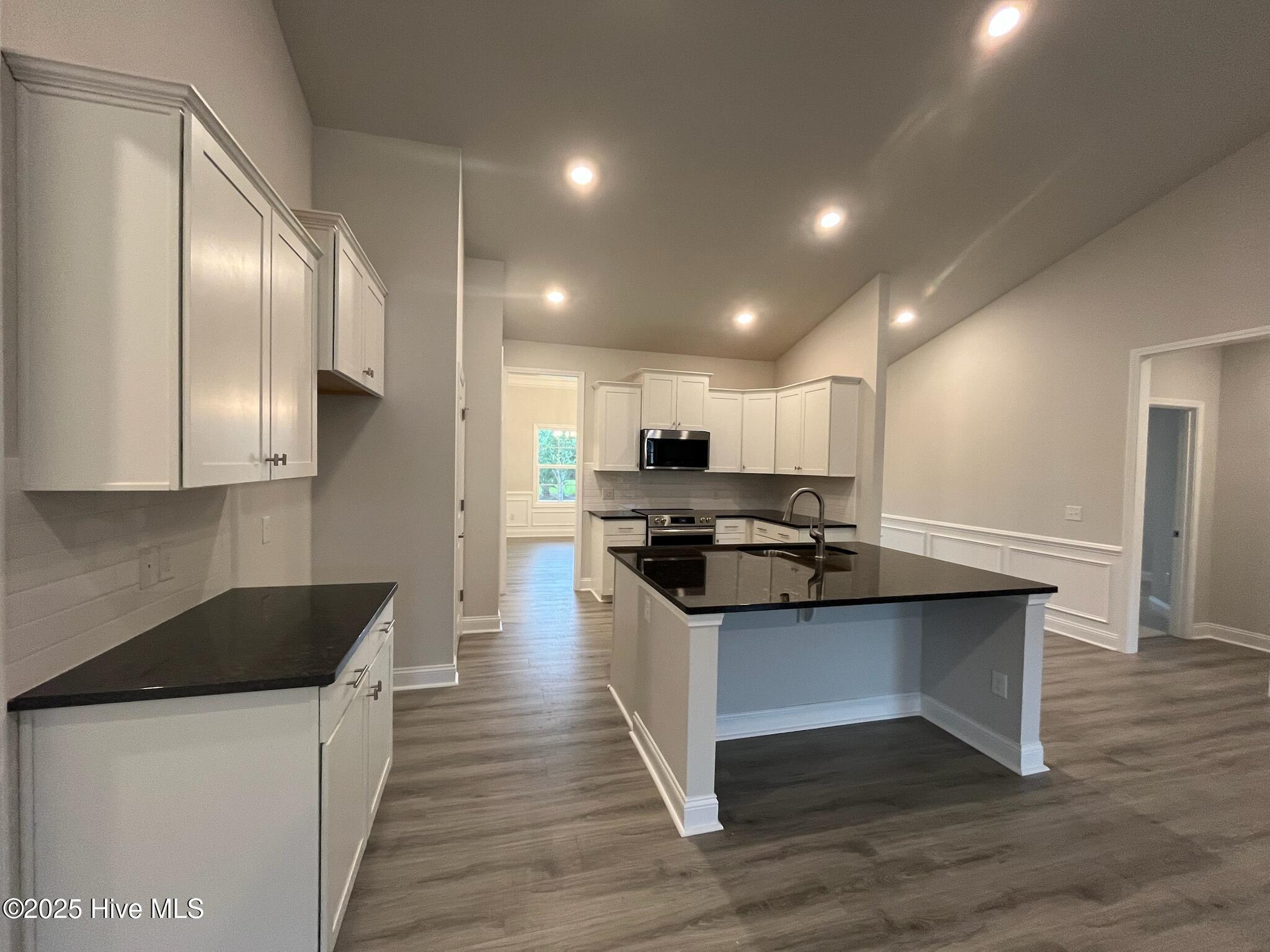 100447887 | Photo 13