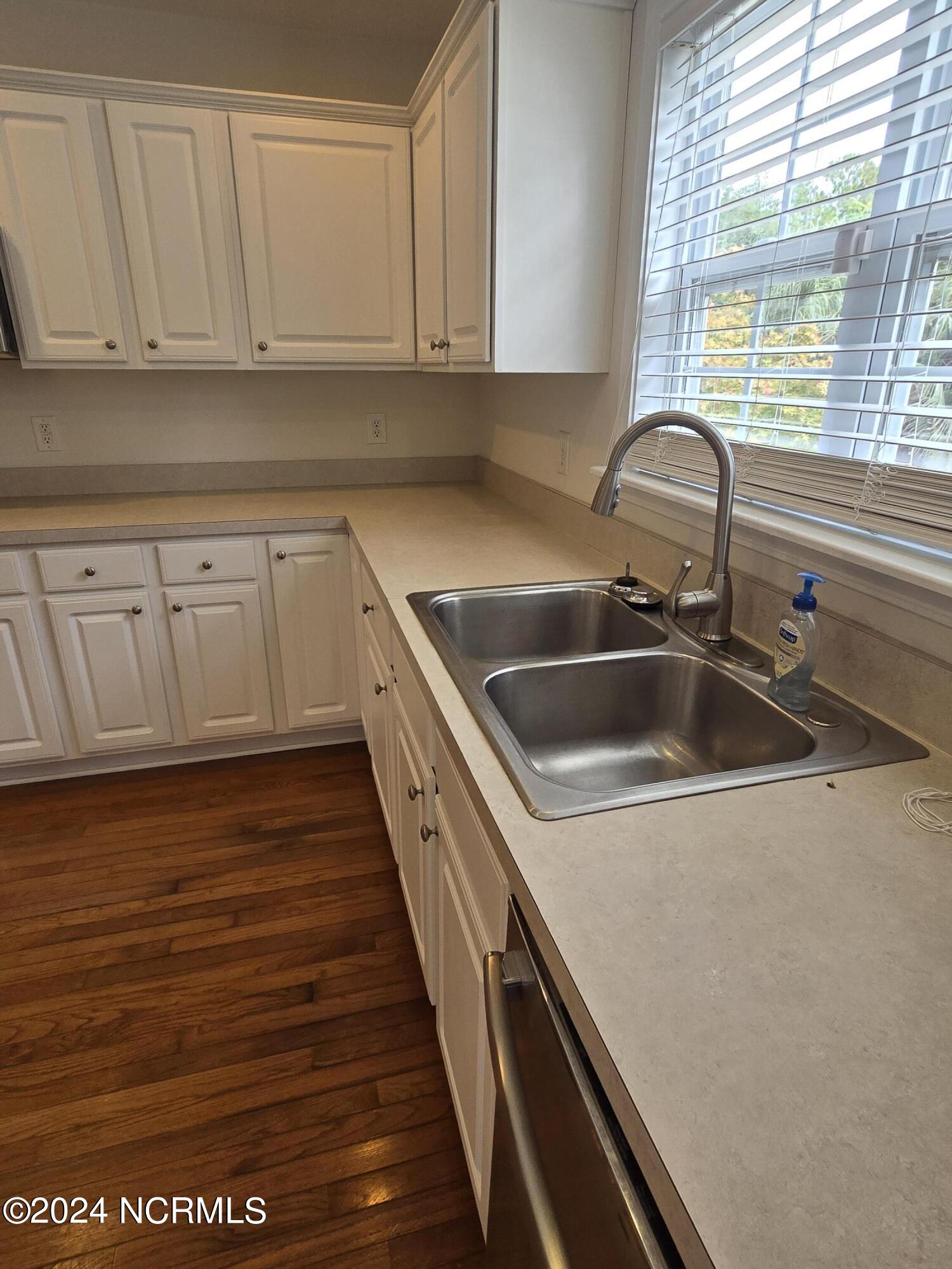 100465743 | Photo 24