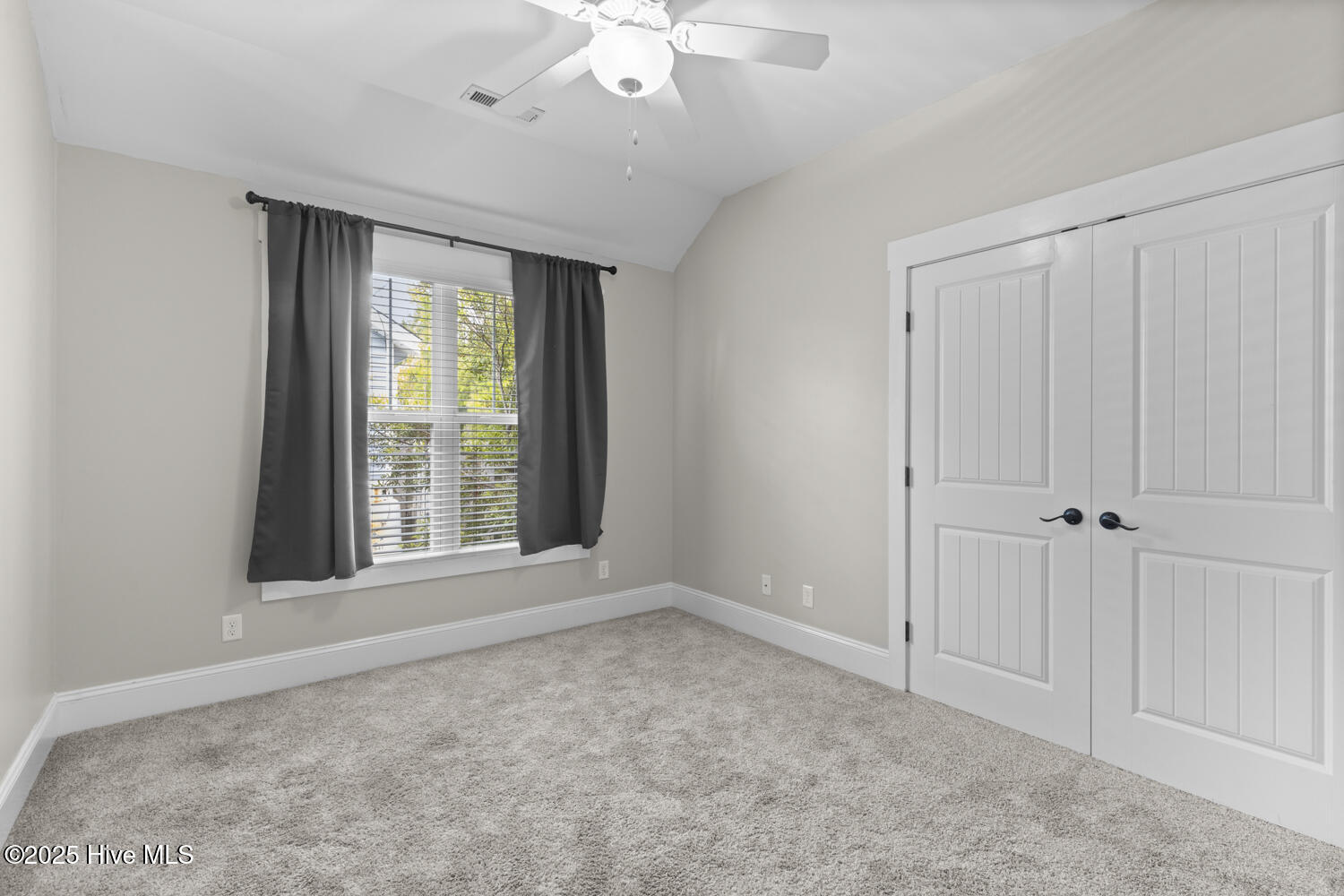 100507529 | Photo 22