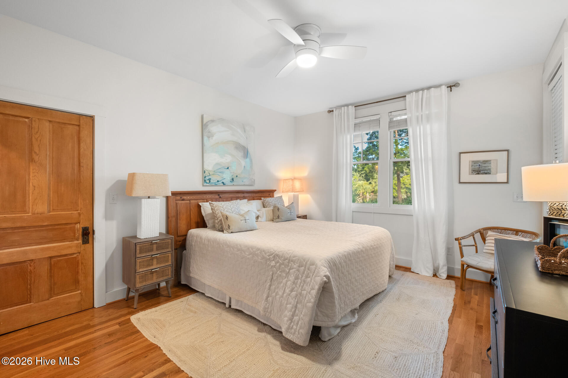 100560267 | Photo 37