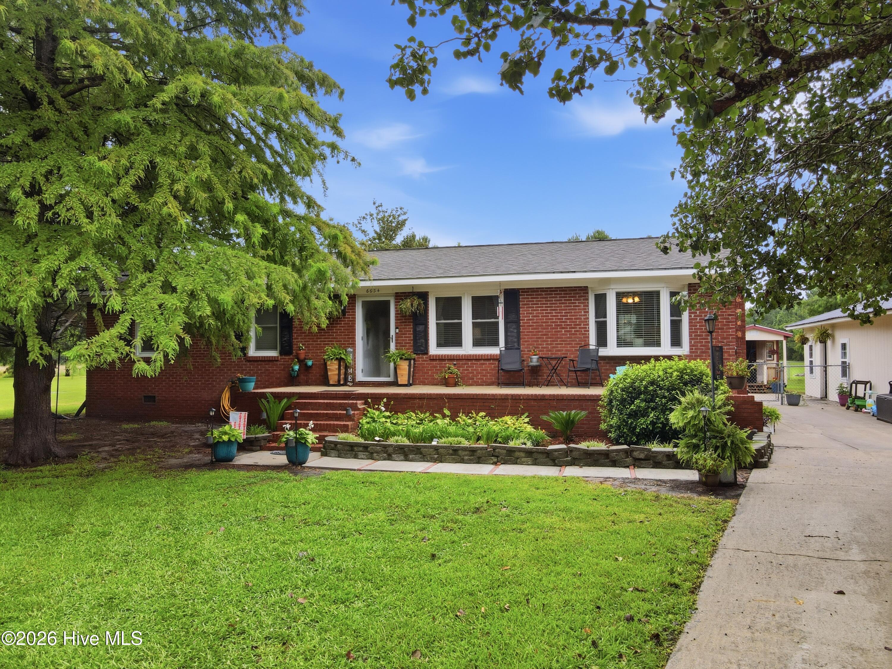6634 Florence Road,Merritt