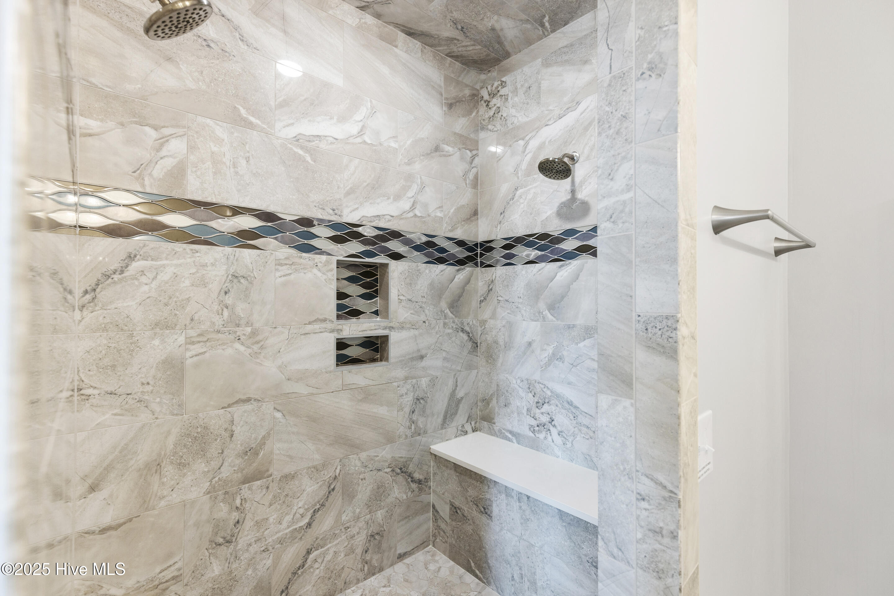 100504726 | Photo 32