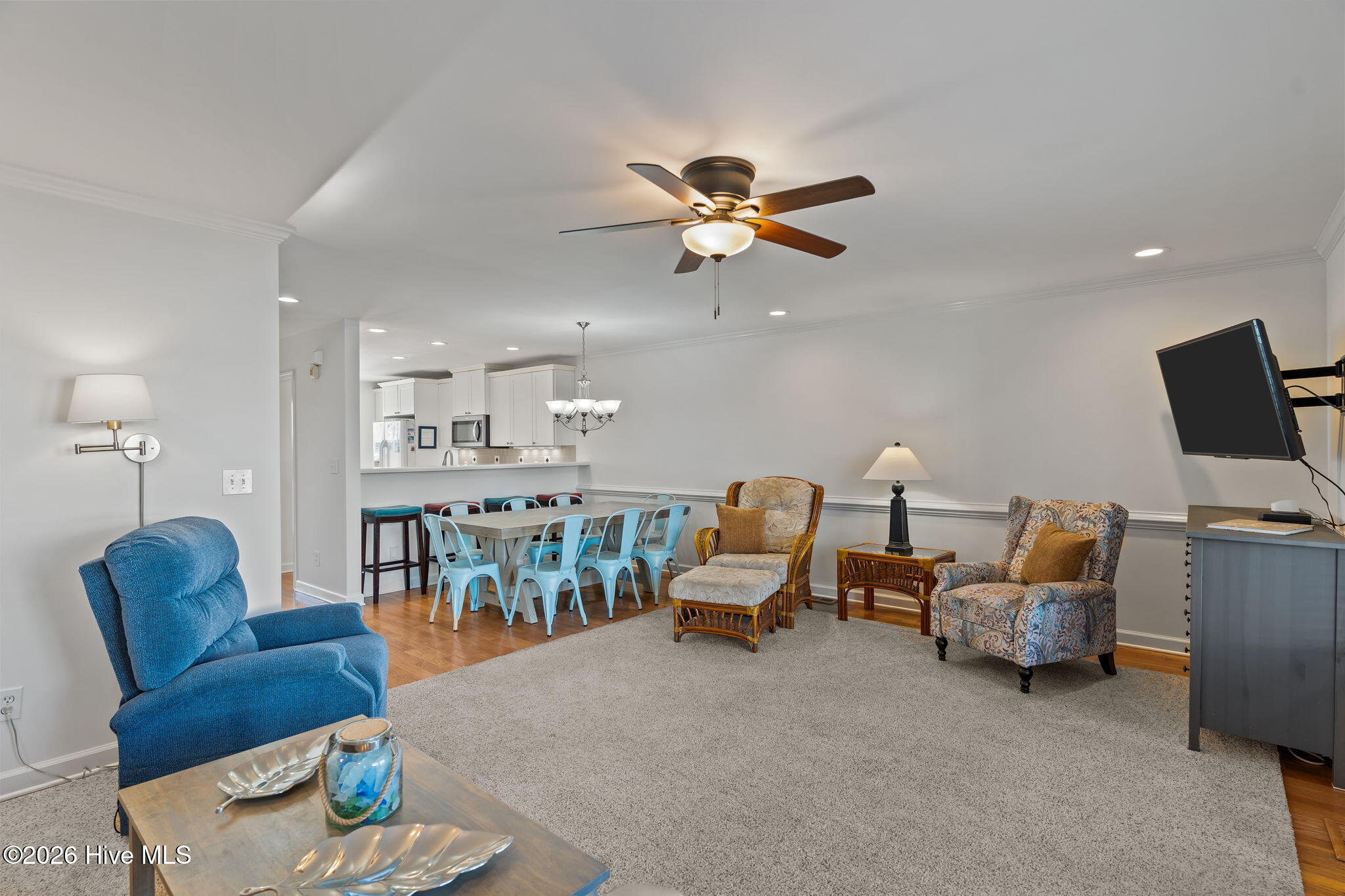 100563044 | Photo 16