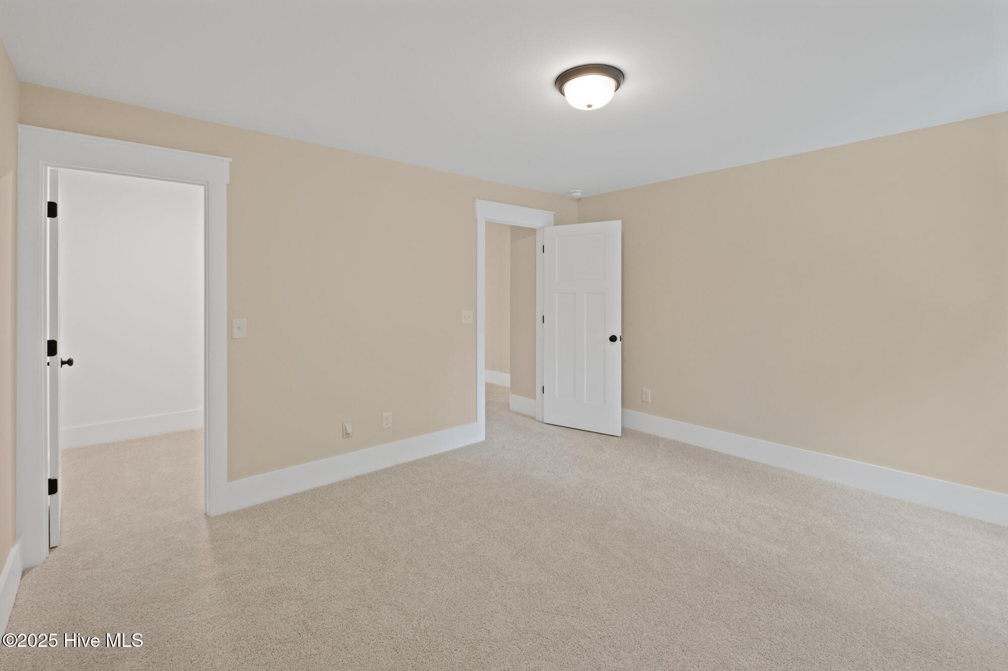 100524304 | Photo 33